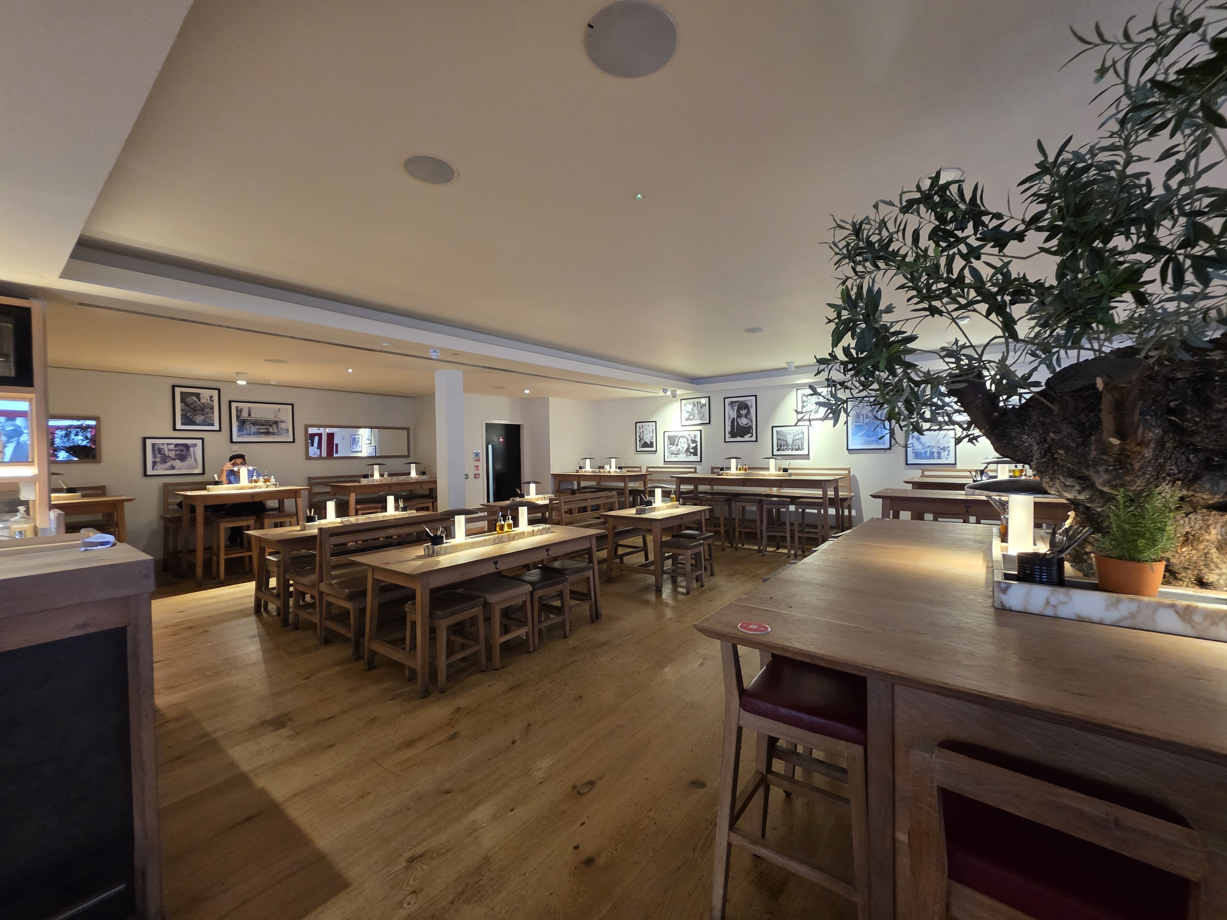First Floor Exclusive Hire at Vapiano Great Portland Street 1