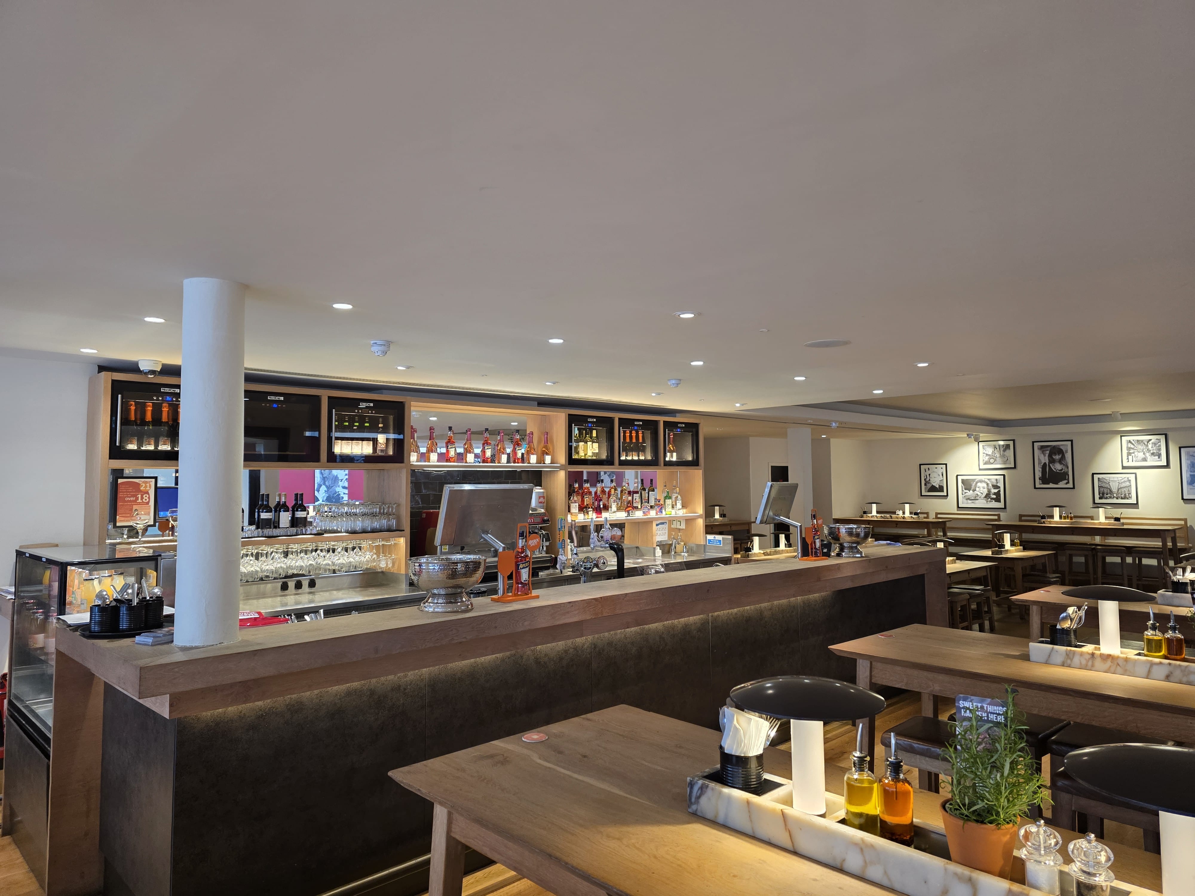 Bar side at Vapiano Great Portland Street 1