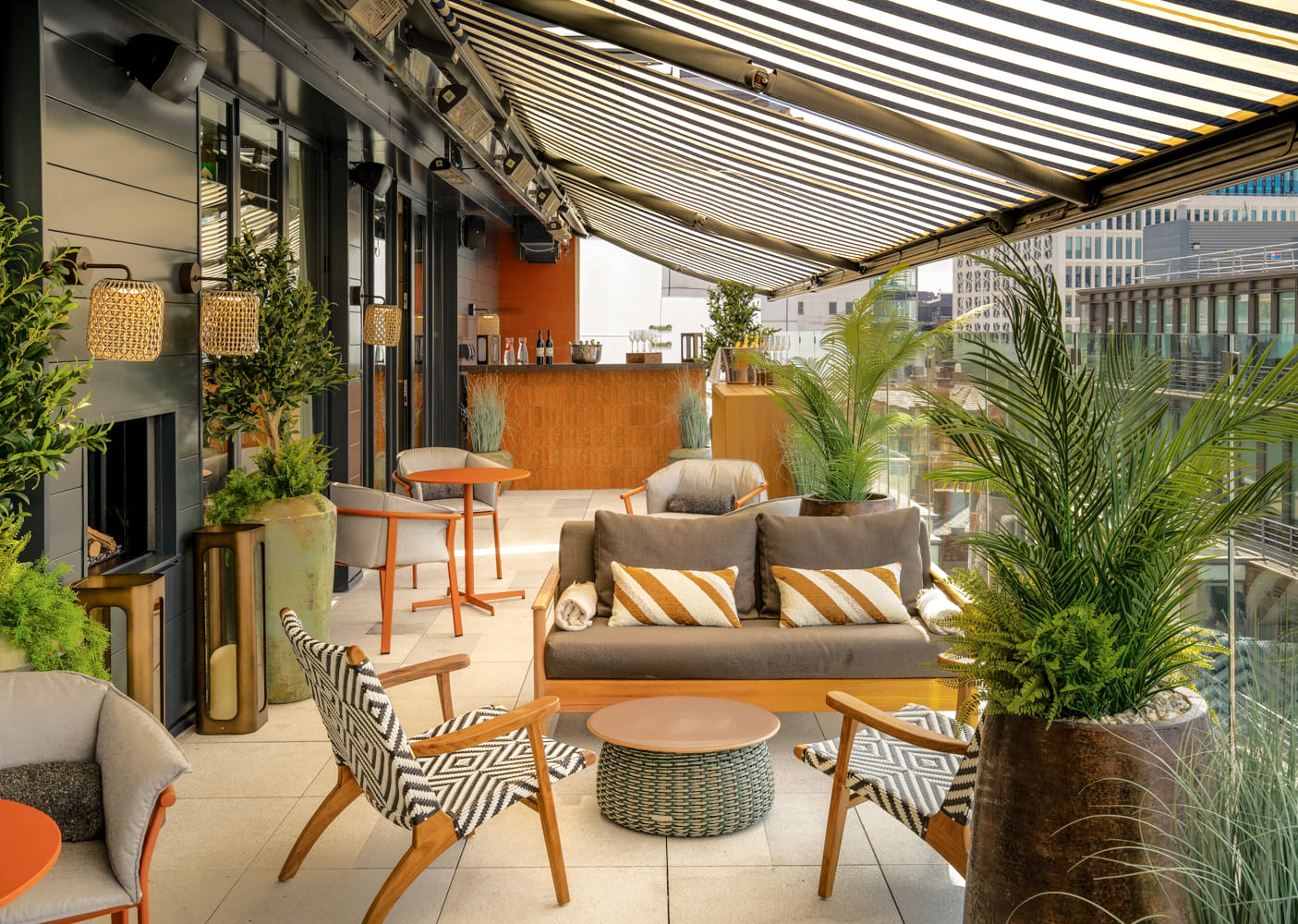 South Terrace and Lounge 6