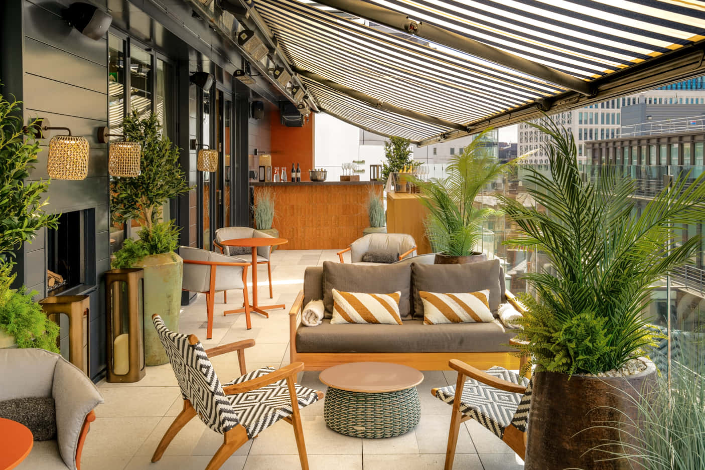South Terrace and Lounge 6
