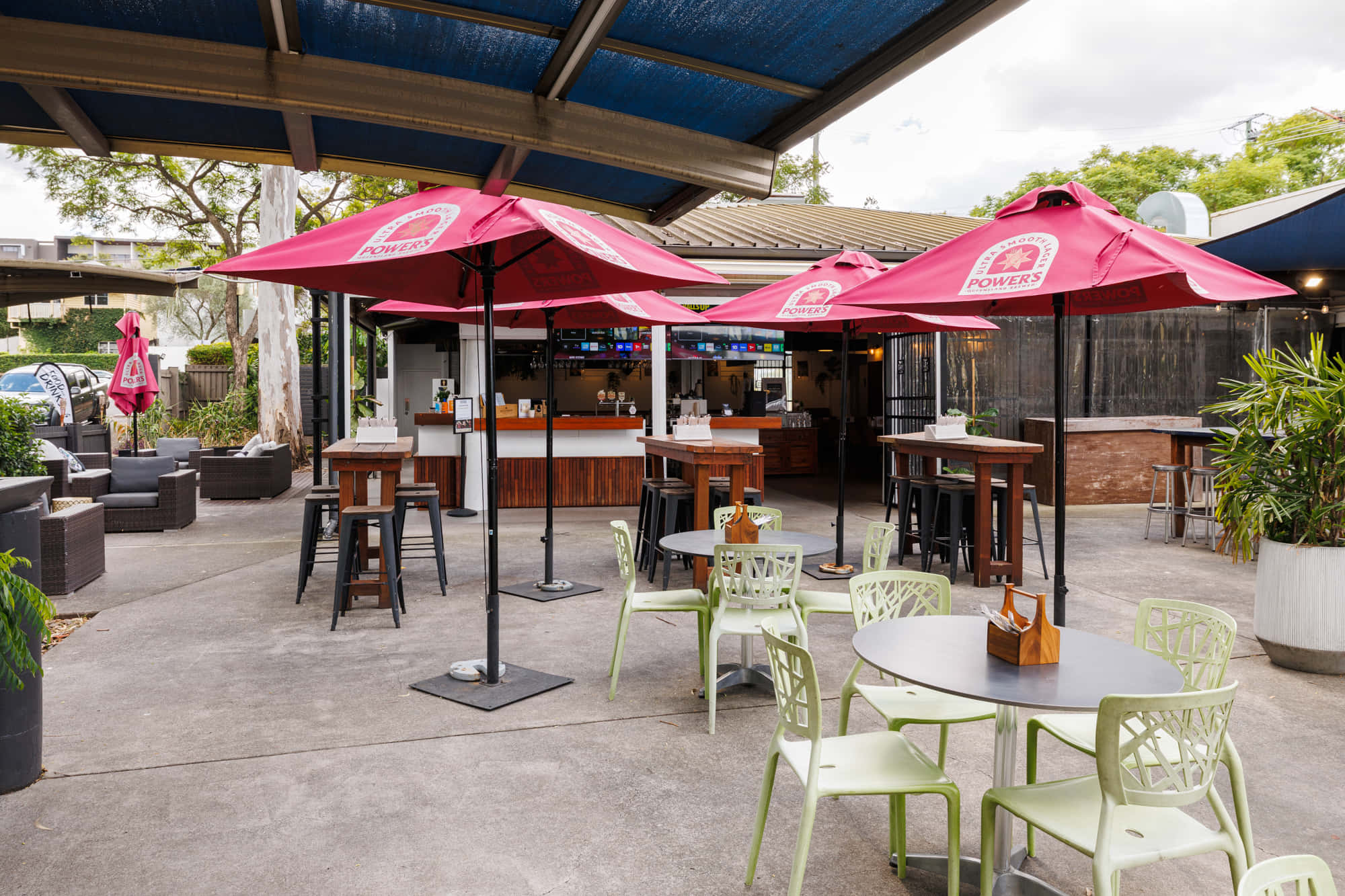 Crosby's Bar & Grill 5