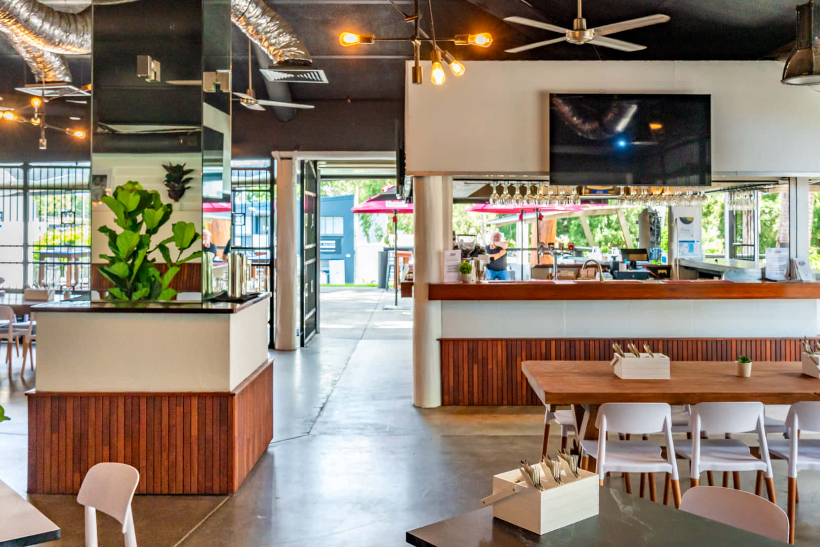 Crosby's Bar & Grill 1