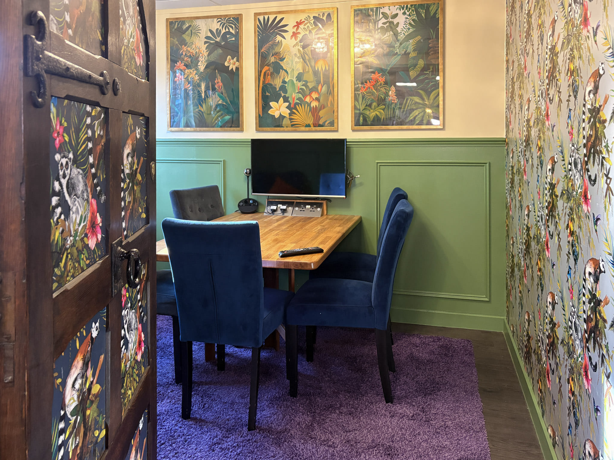 The Parlour Meeting Room (5 people) 2