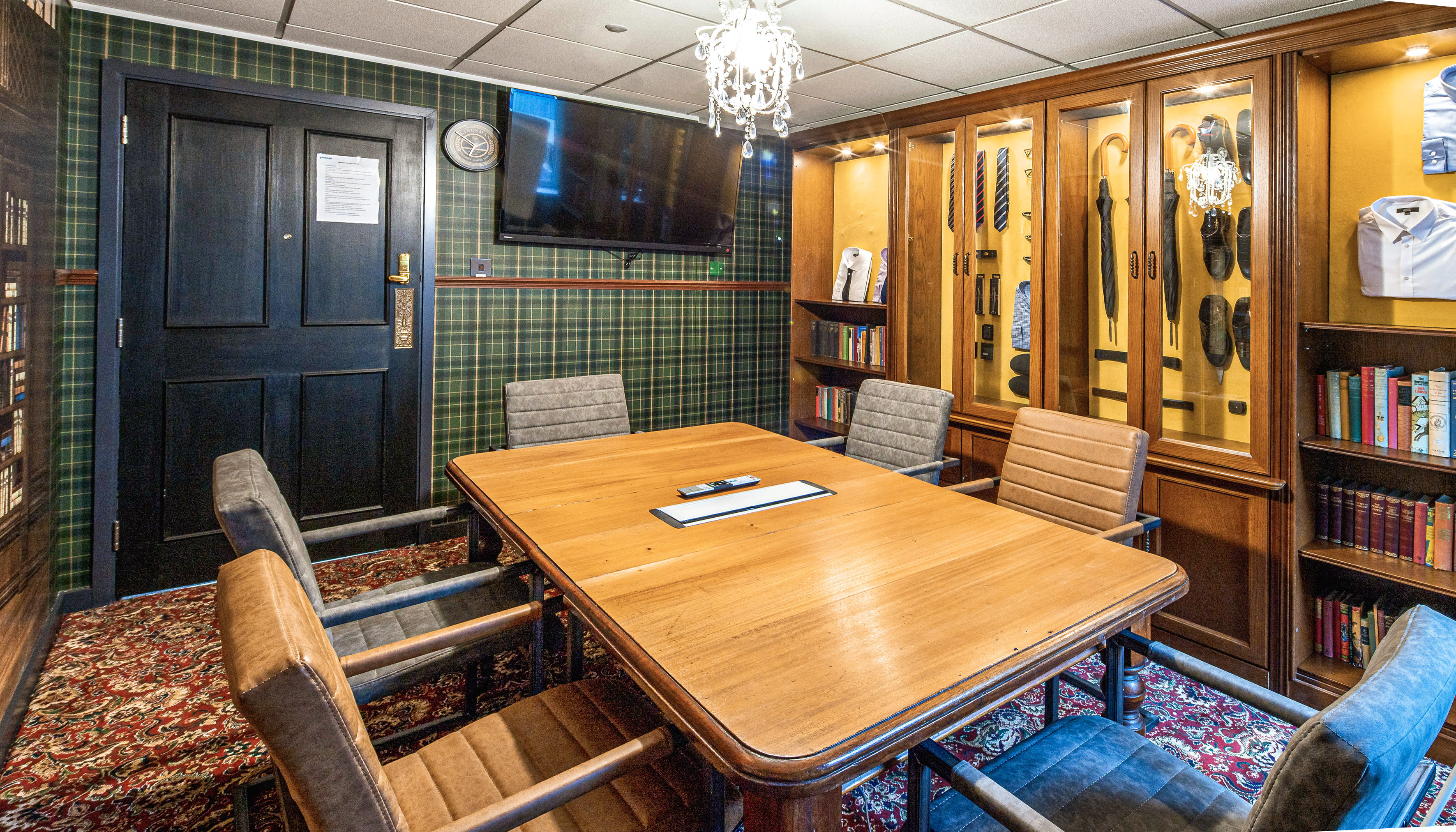 The Kingsman Meeting Room at DeskLodge House (6 people)