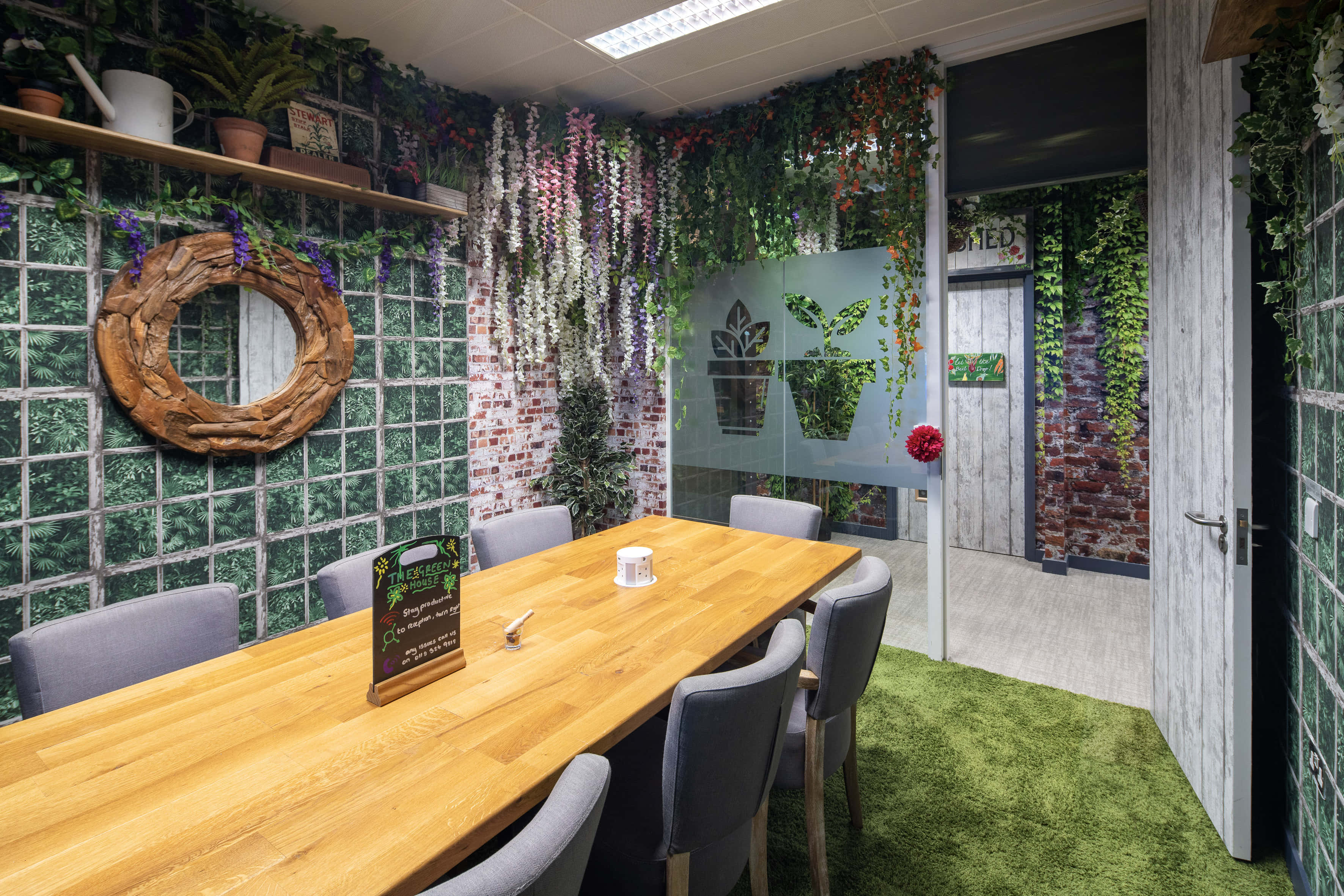 The Greenhouse at DeskLodge Beacon Tower (7 people) 0