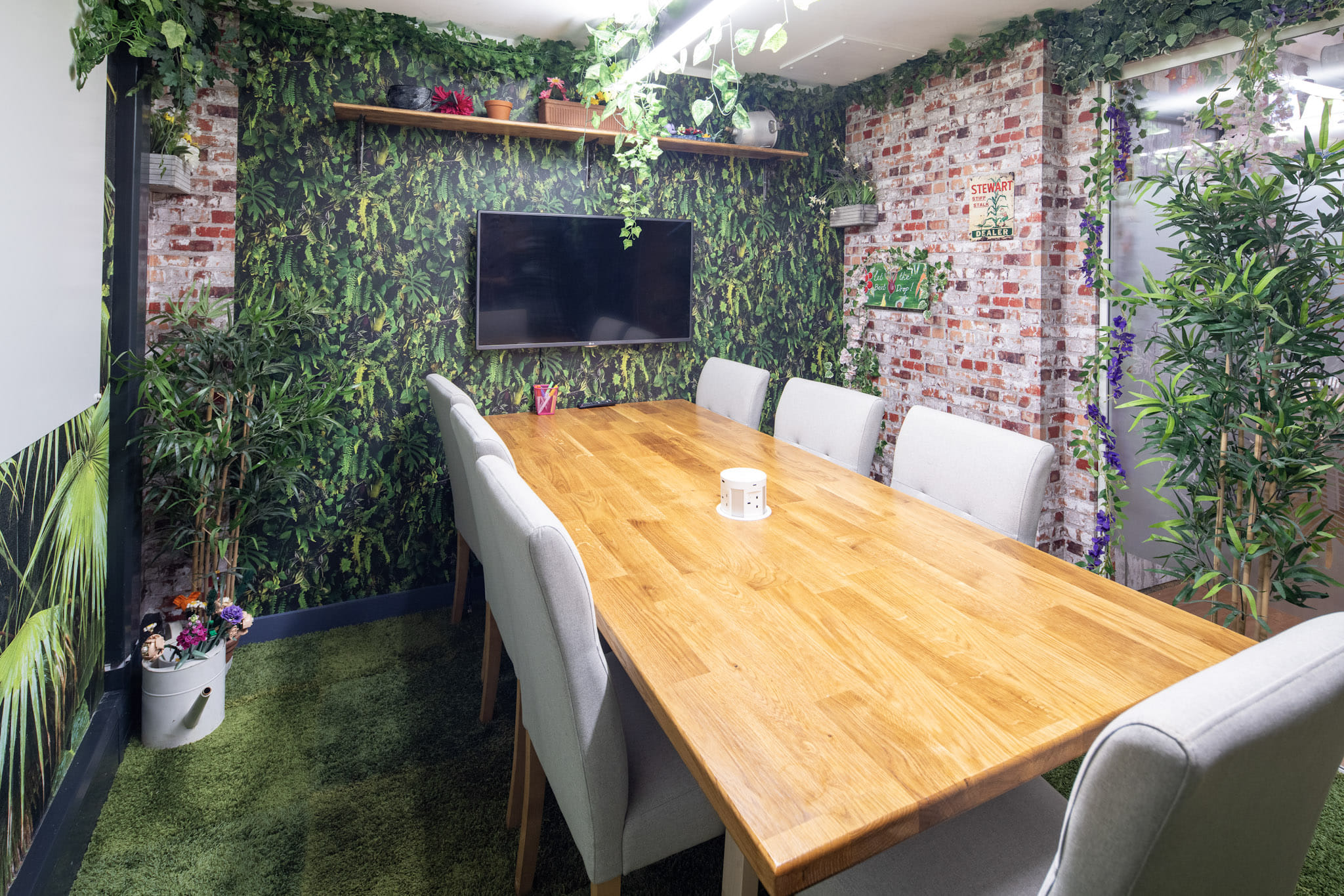 The Greenhouse at DeskLodge Beacon Tower (7 people) 1