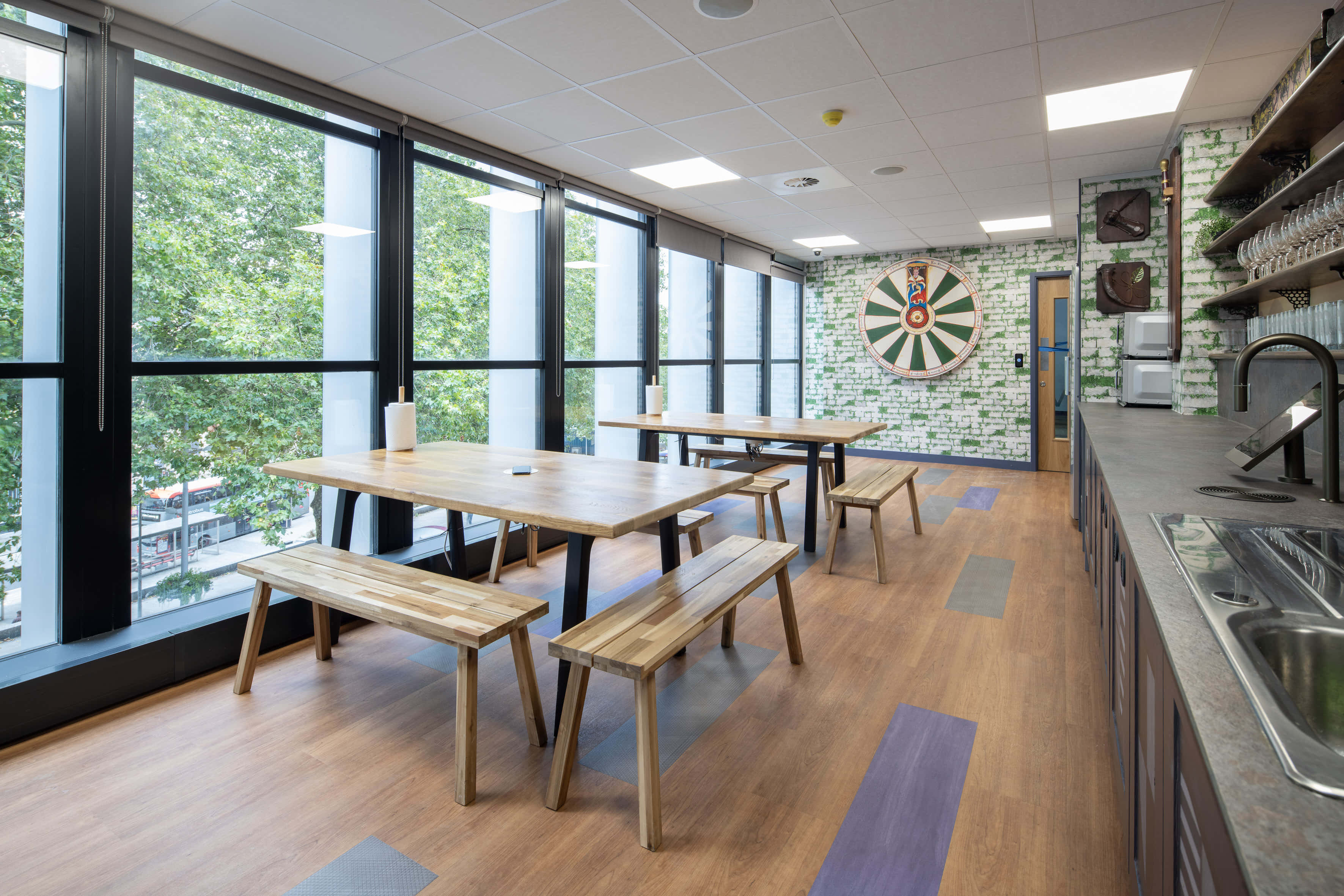 Banquet Hall at DeskLodge Beacon Tower (16 people) 11