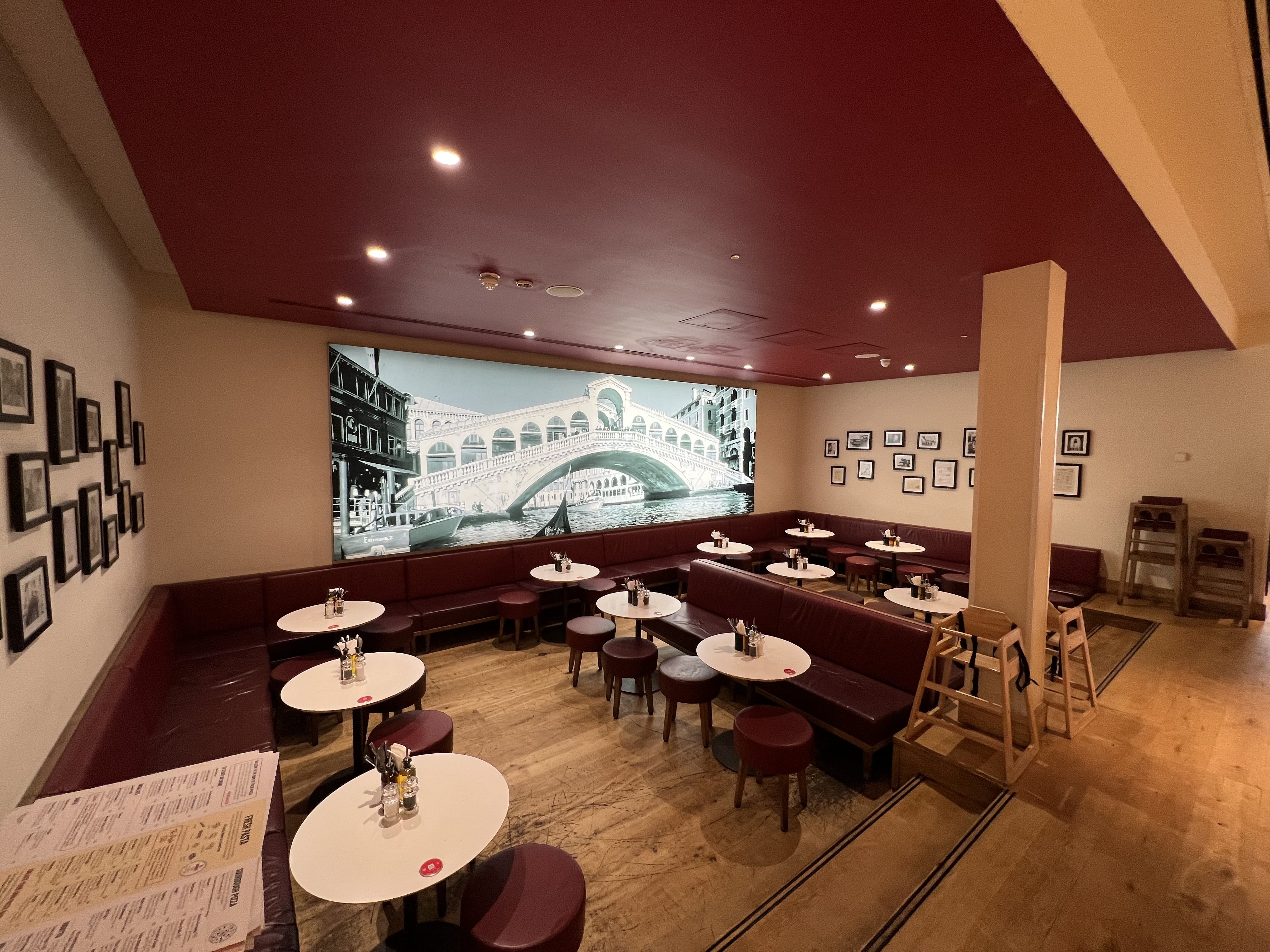 Lounge at Vapiano Great Portland Street 3