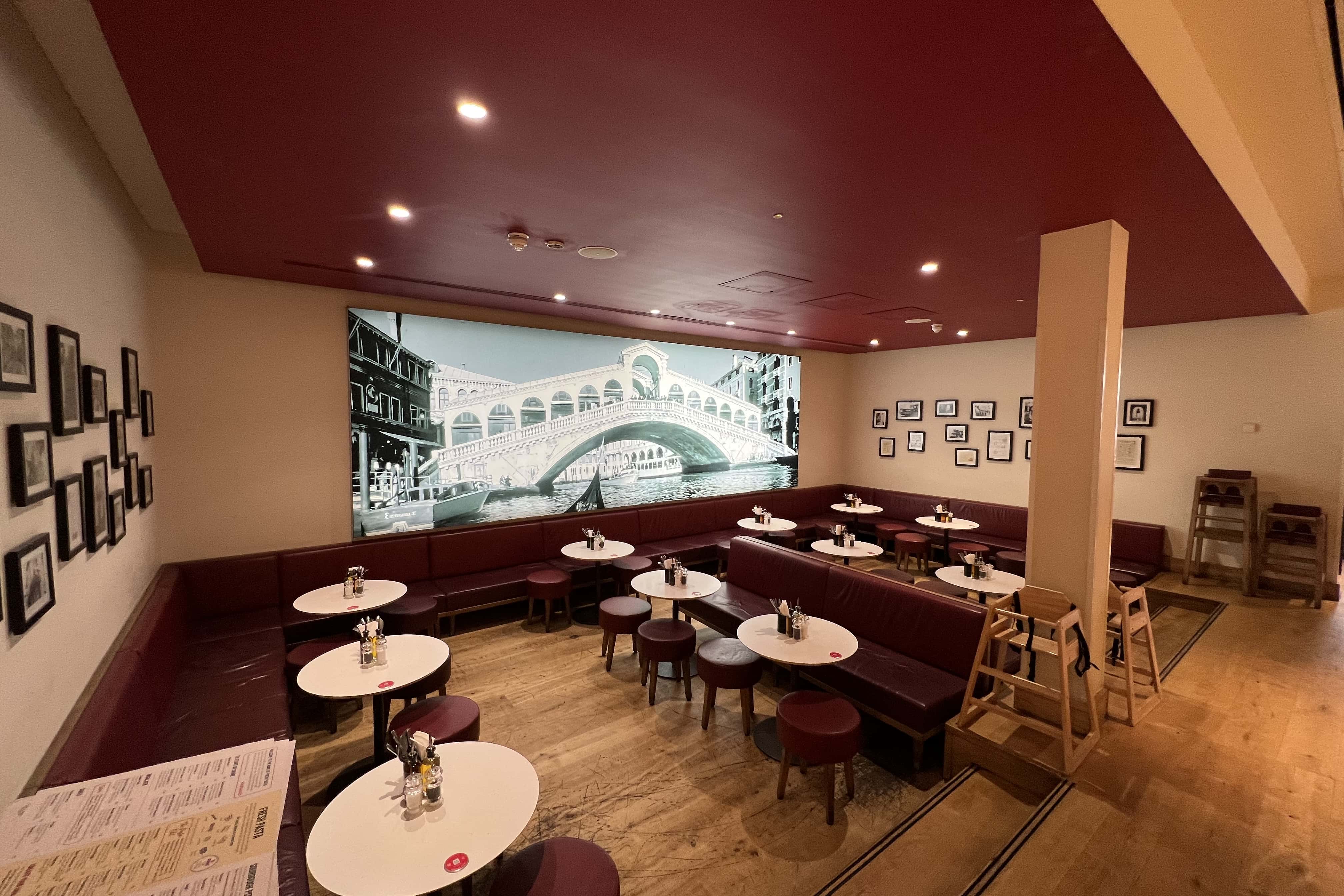 Lounge at Vapiano Great Portland Street 3