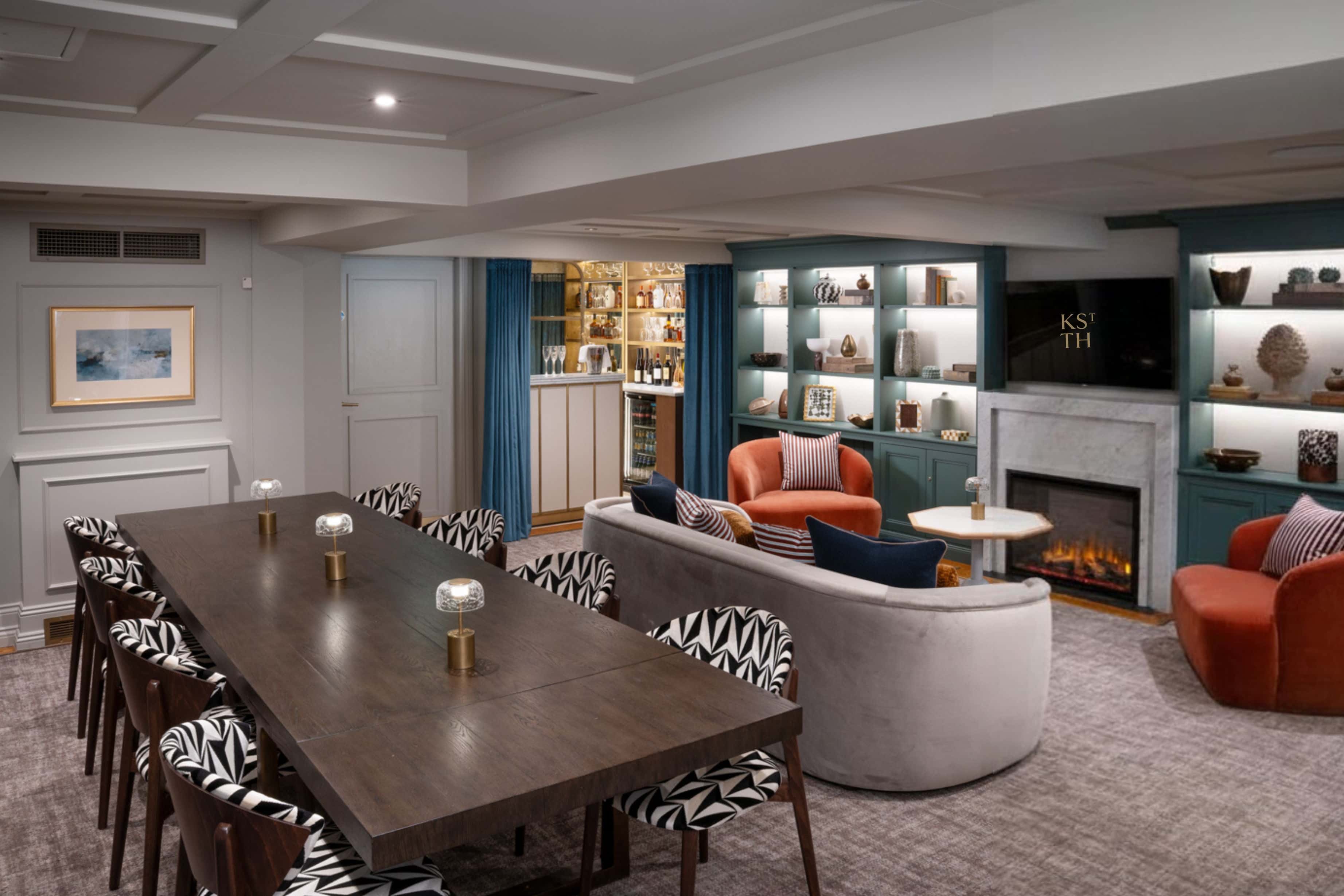 Mezzanine Lounge 3