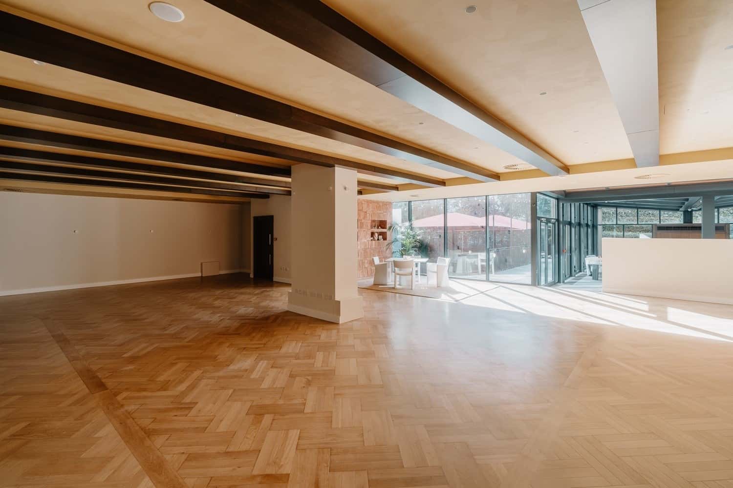 Blank Canvas + Glasshouse with Garden 0