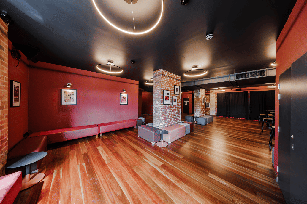 Main Room & Lounge 6