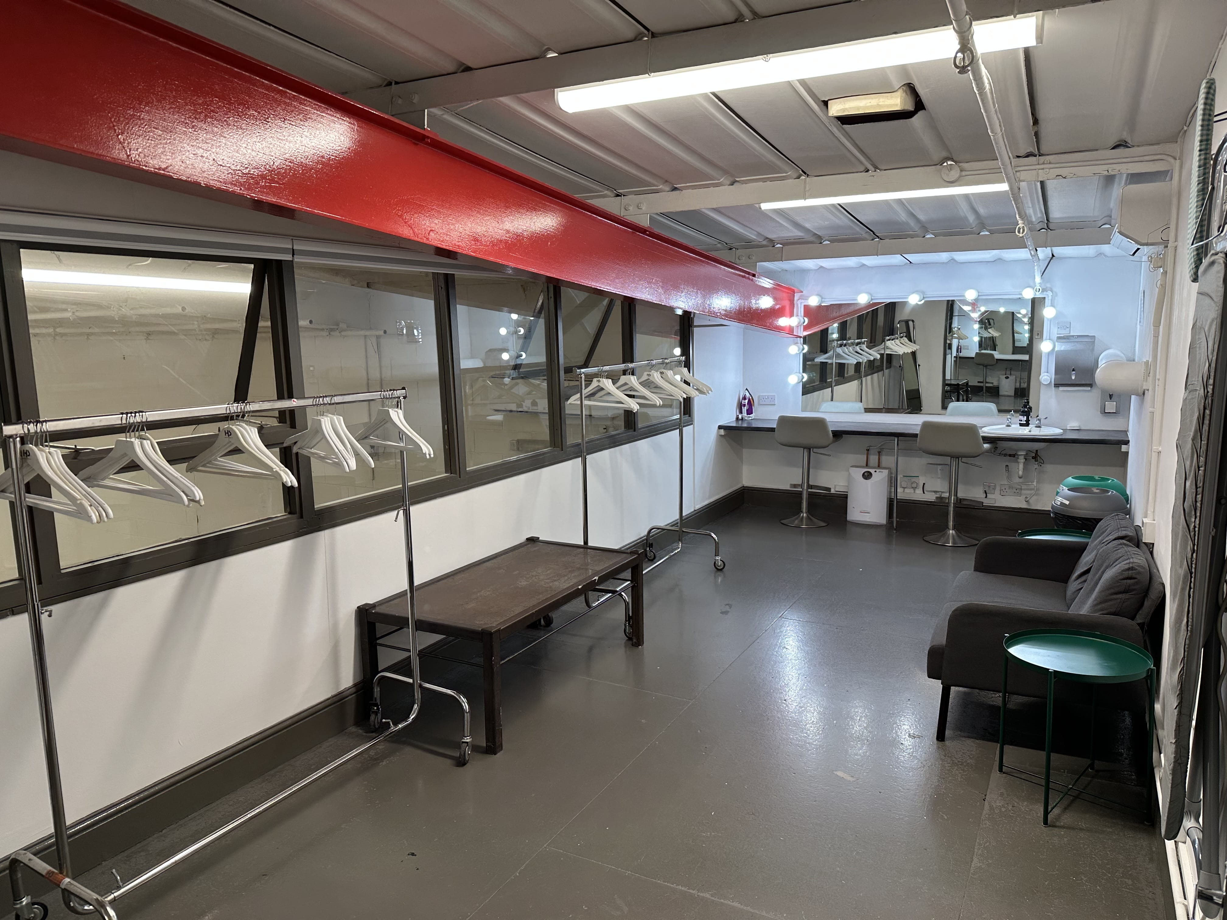 STUDIO 1 White Cove Fashion 2