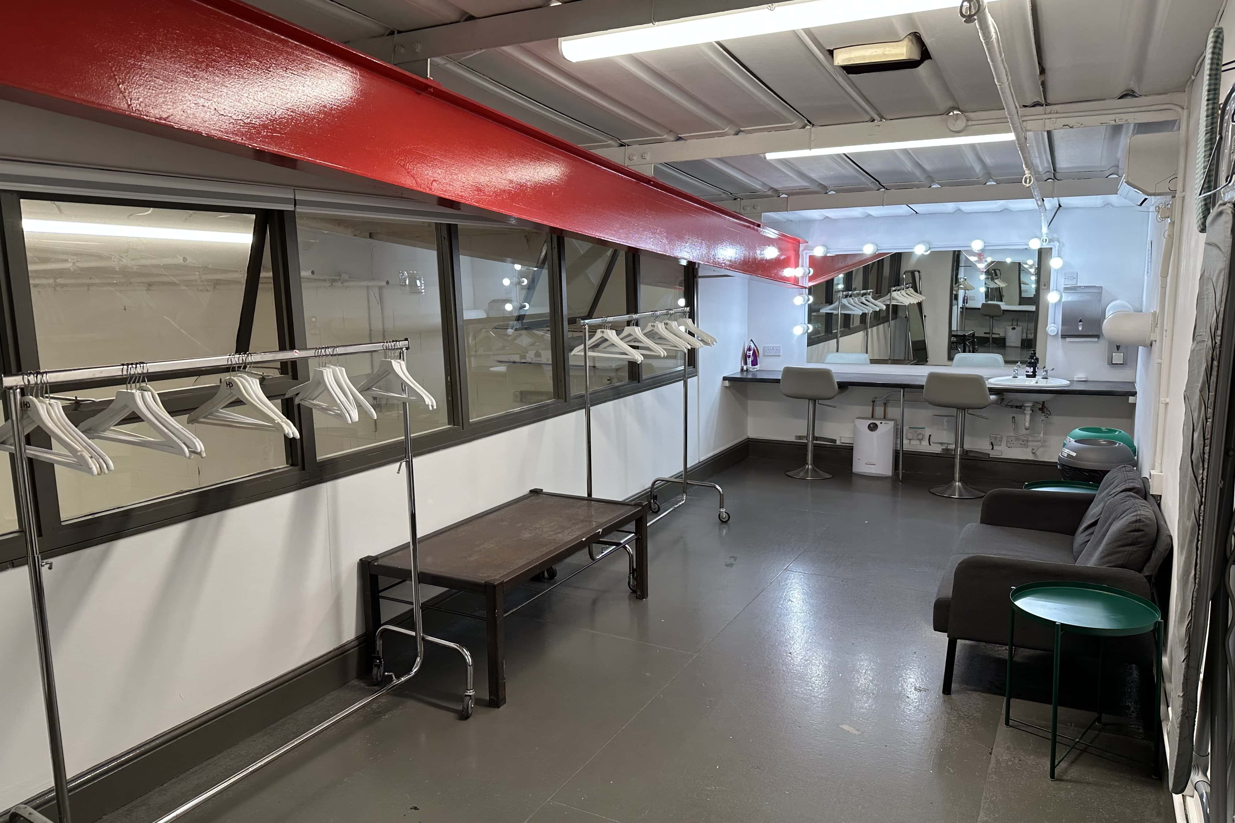 STUDIO 1 White Cove Fashion 2