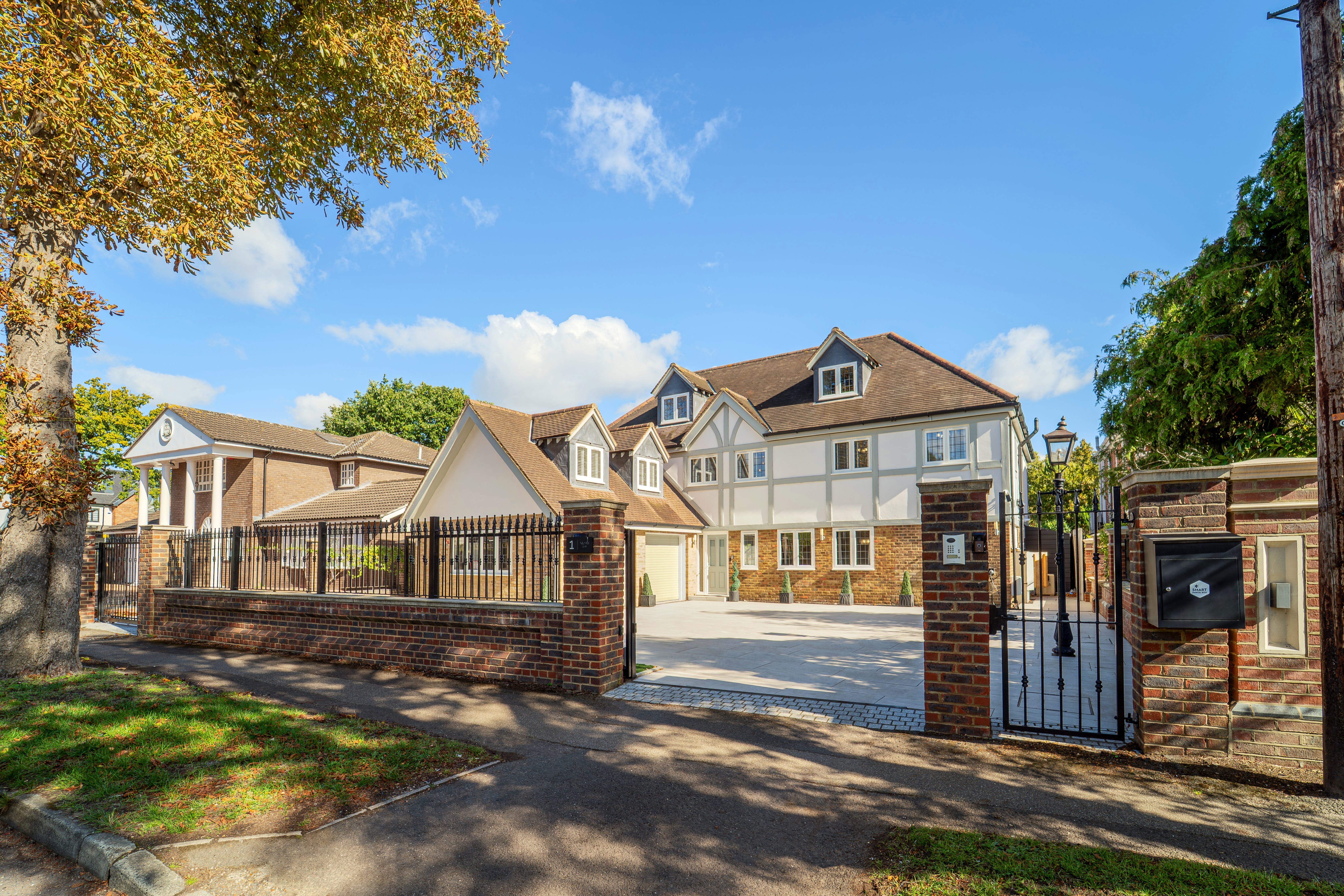 Emerson Park Villa  14