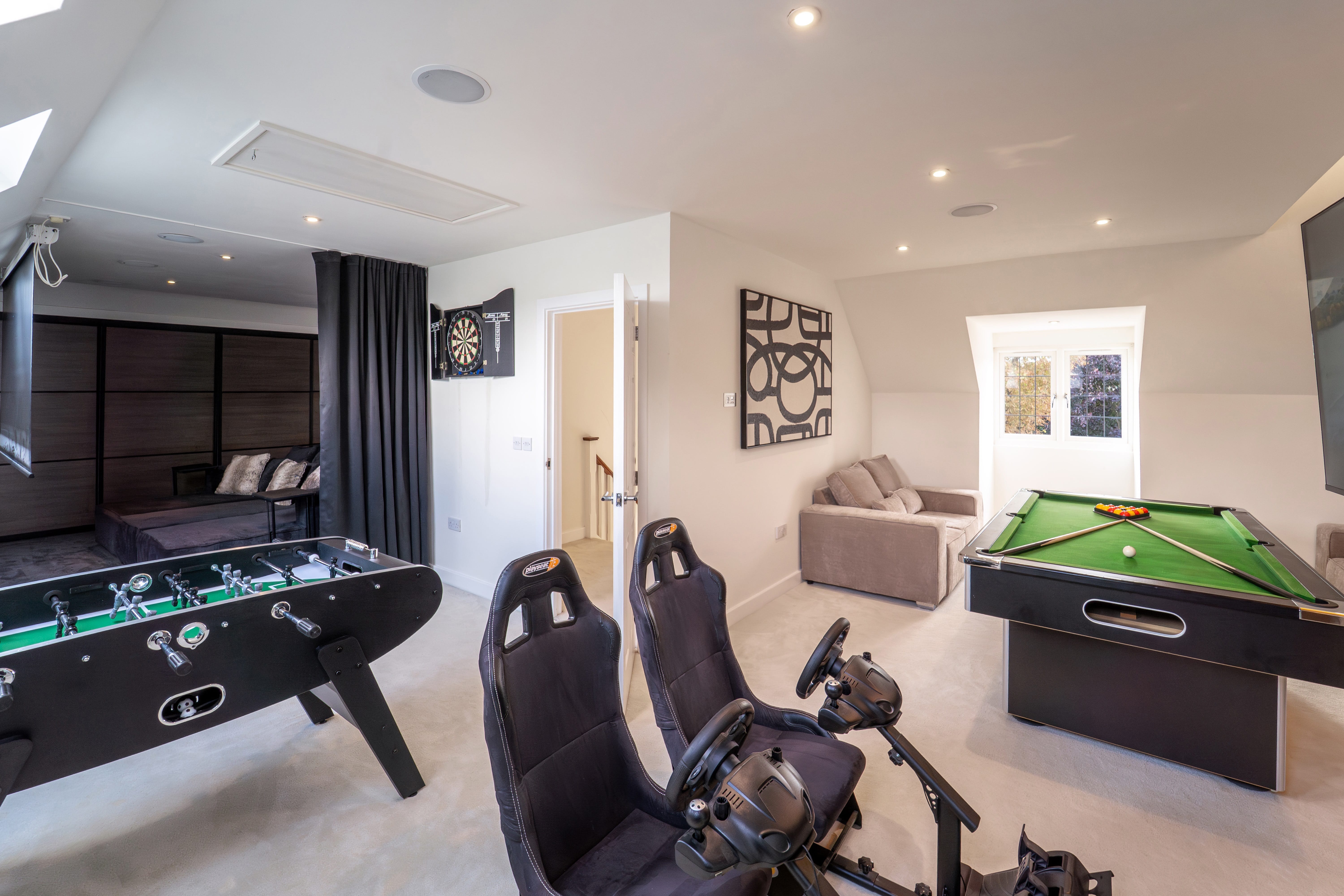 Emerson Park Villa  7