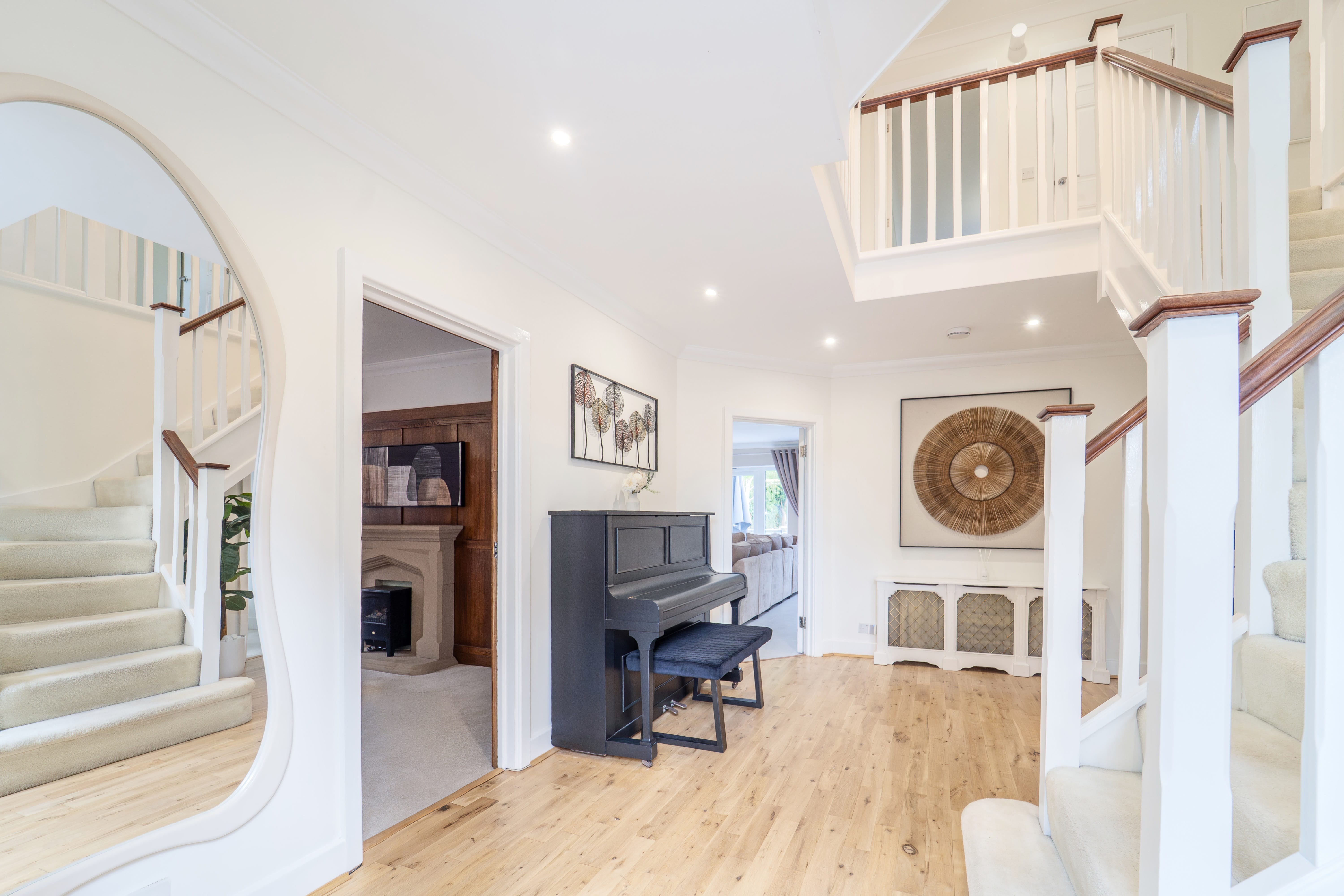 Emerson Park Villa  16