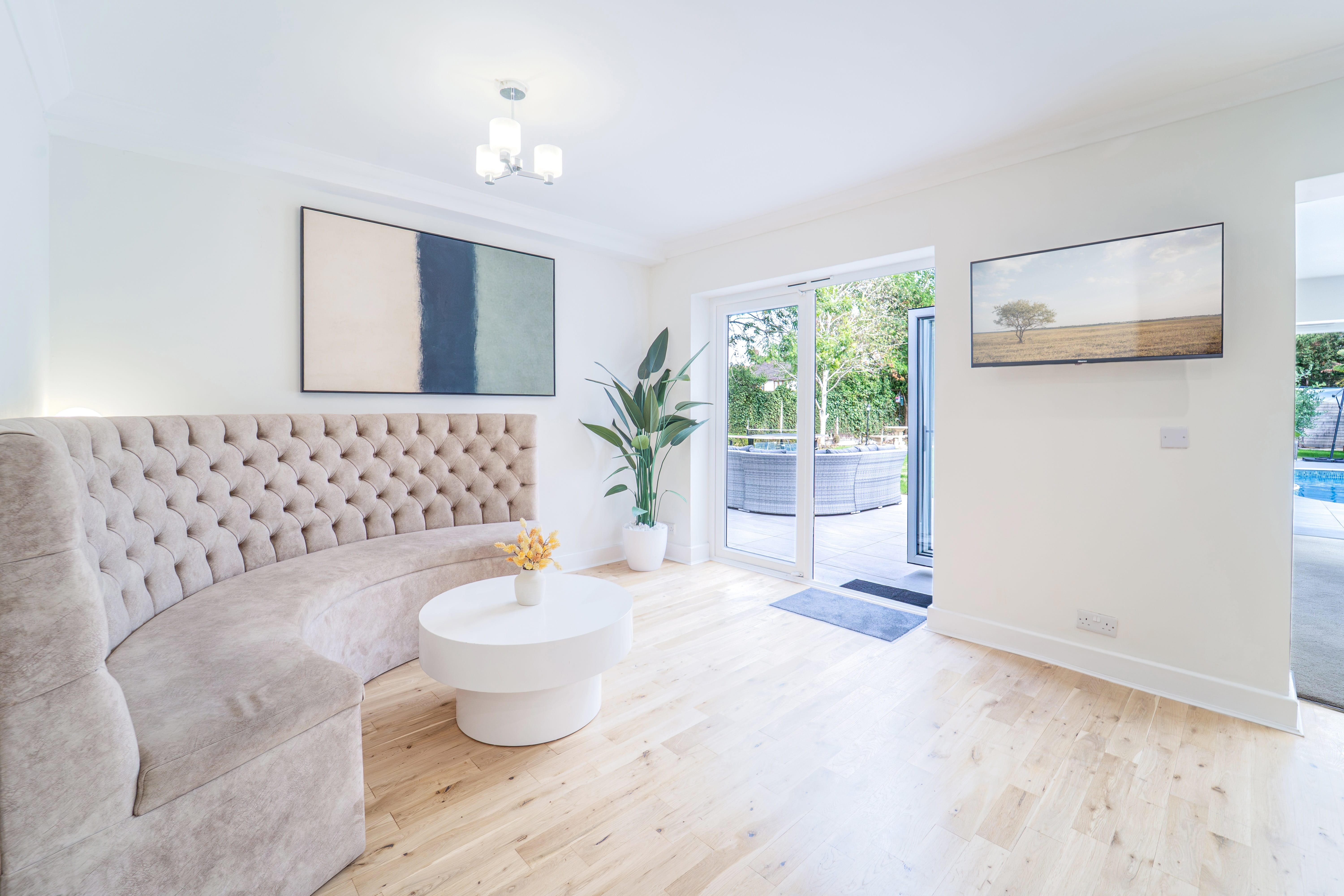 Emerson Park Villa  10