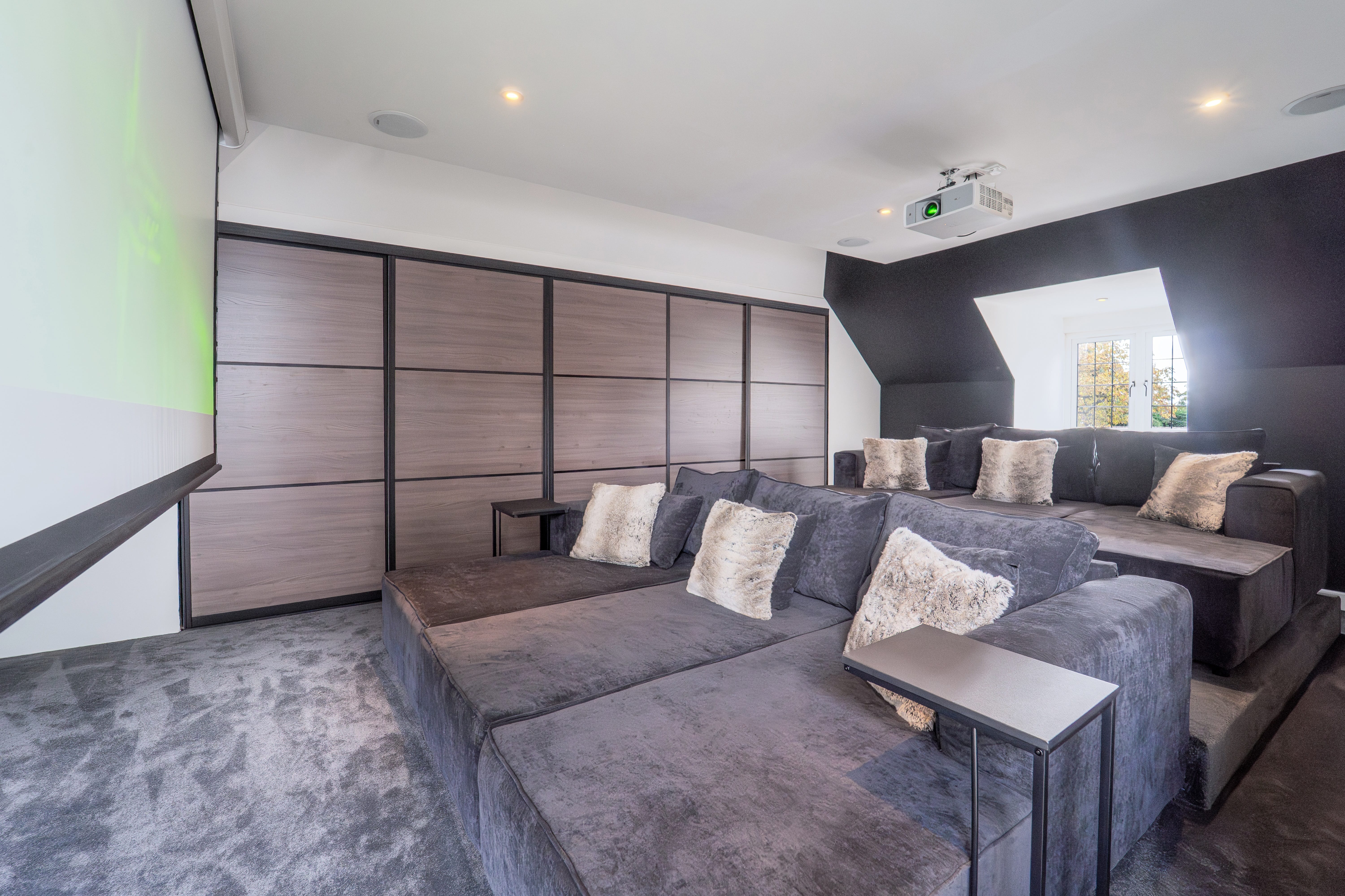 Emerson Park Villa  17