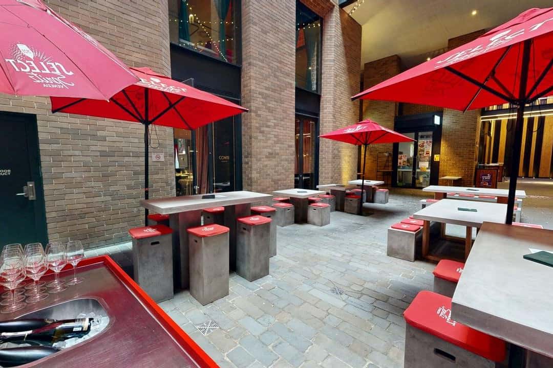 Courtyard Area 3D tour