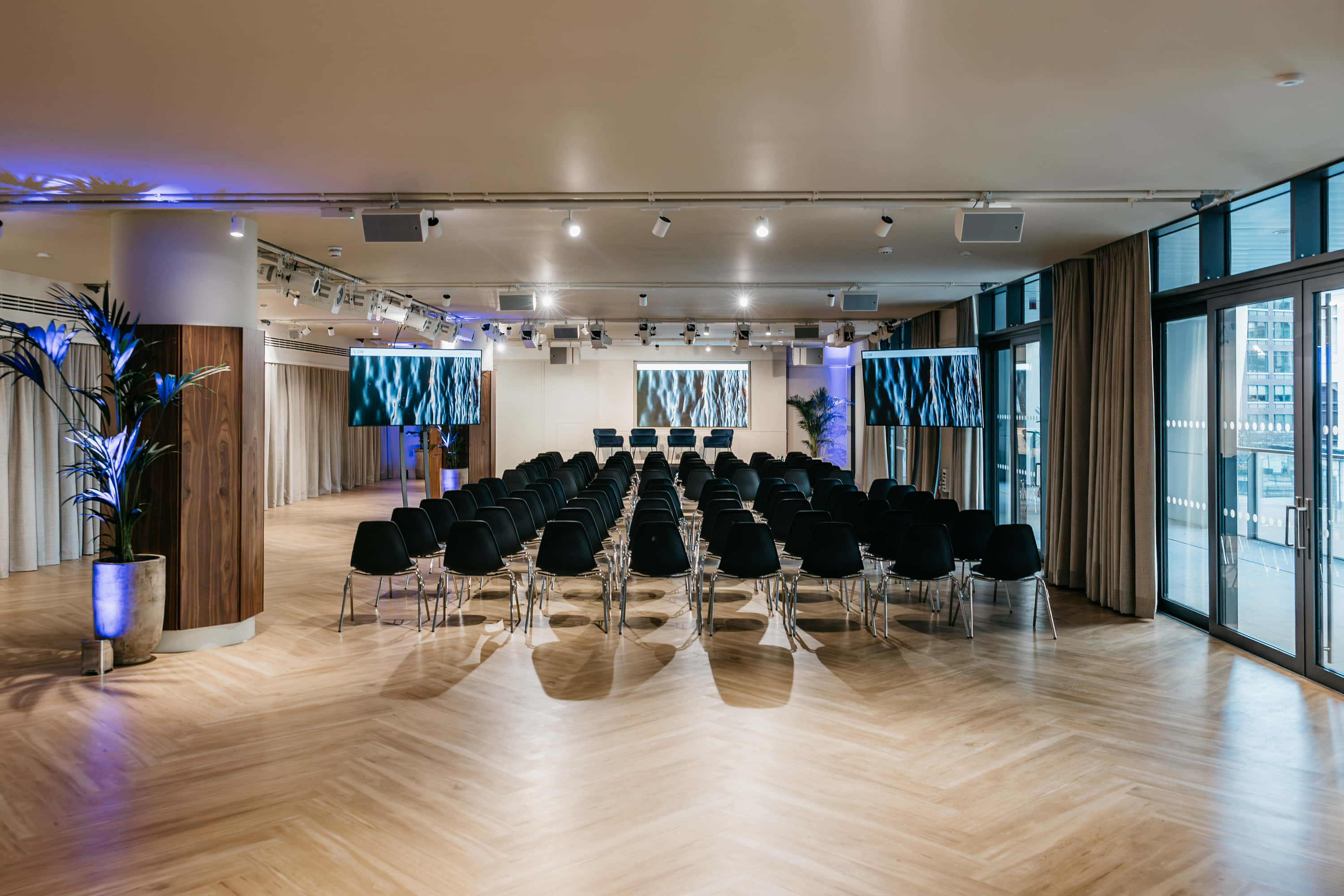 Landing Canary Wharf 0