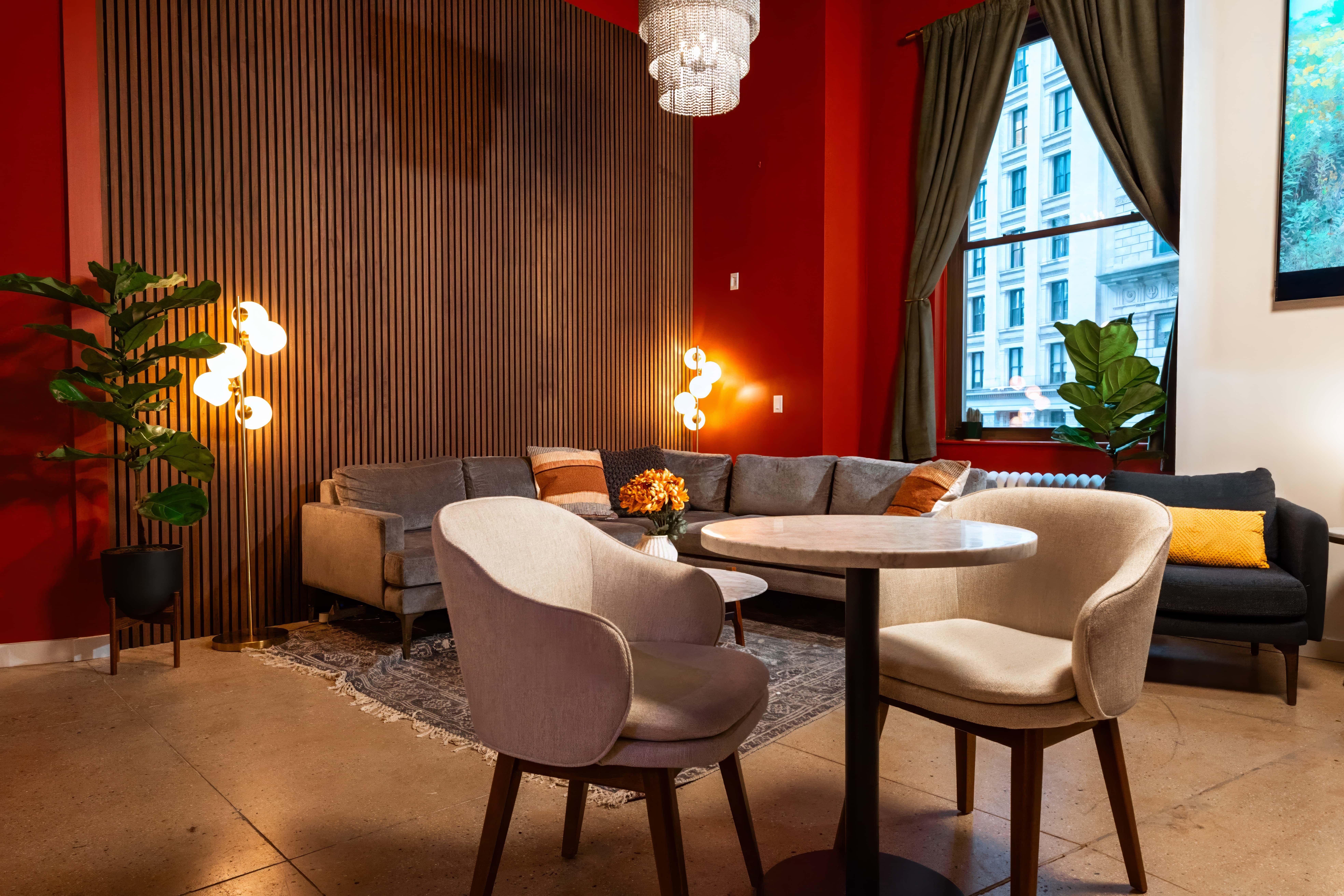 Primary Lounge 3D tour