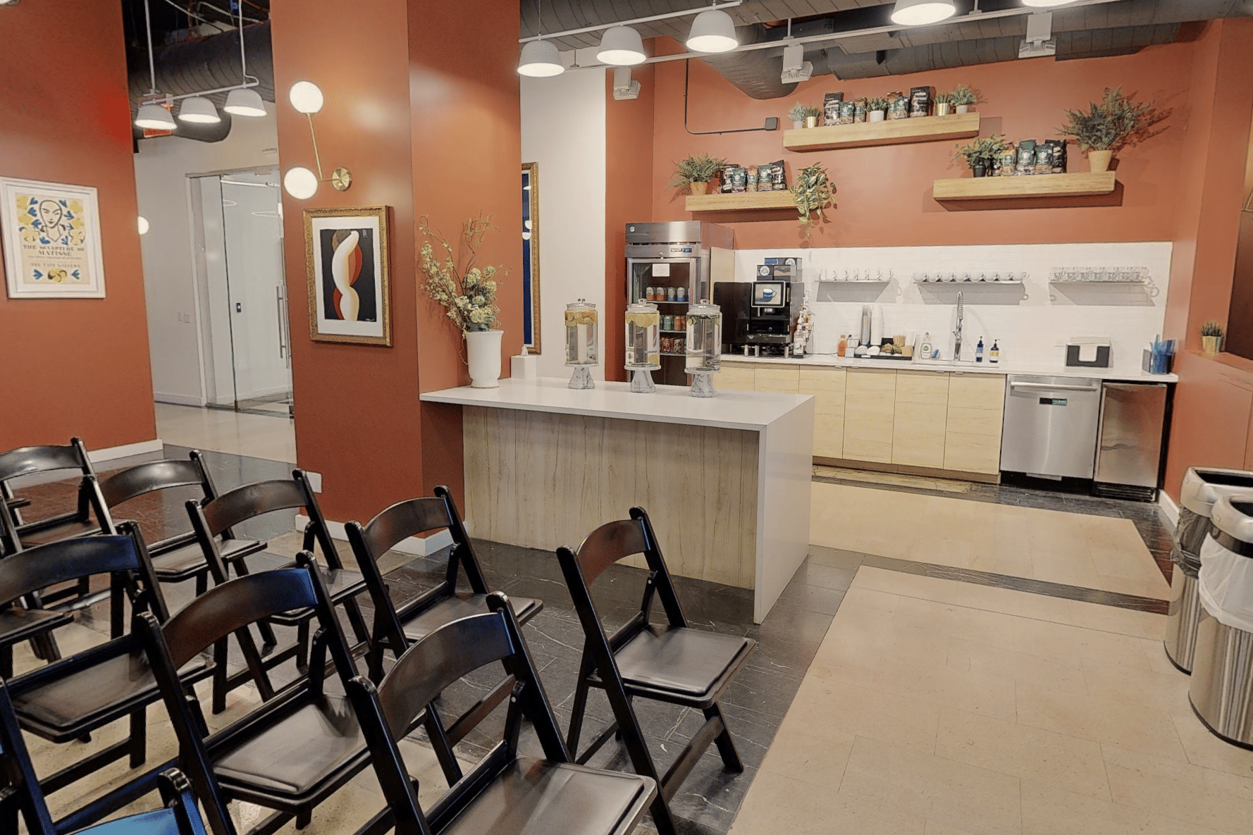 Primary Lounge 3