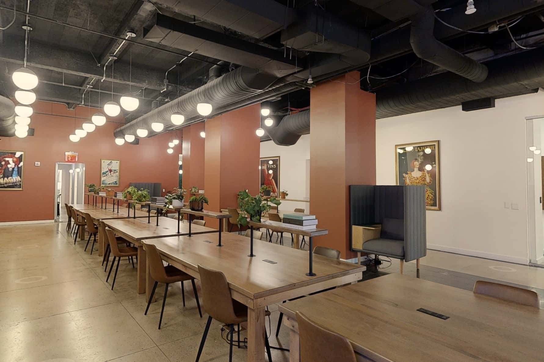 Primary Lounge 4