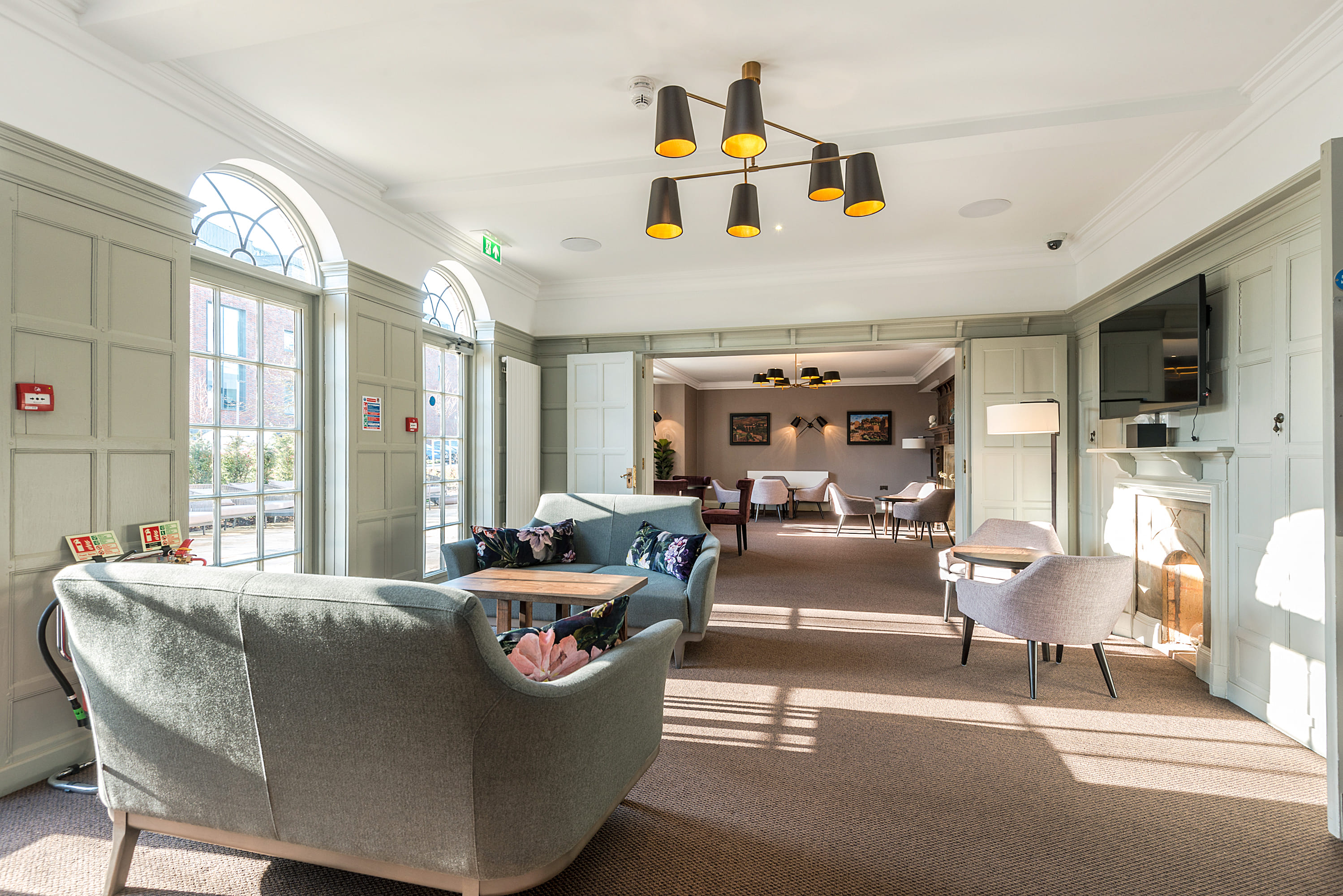 Lloyd Suite 5