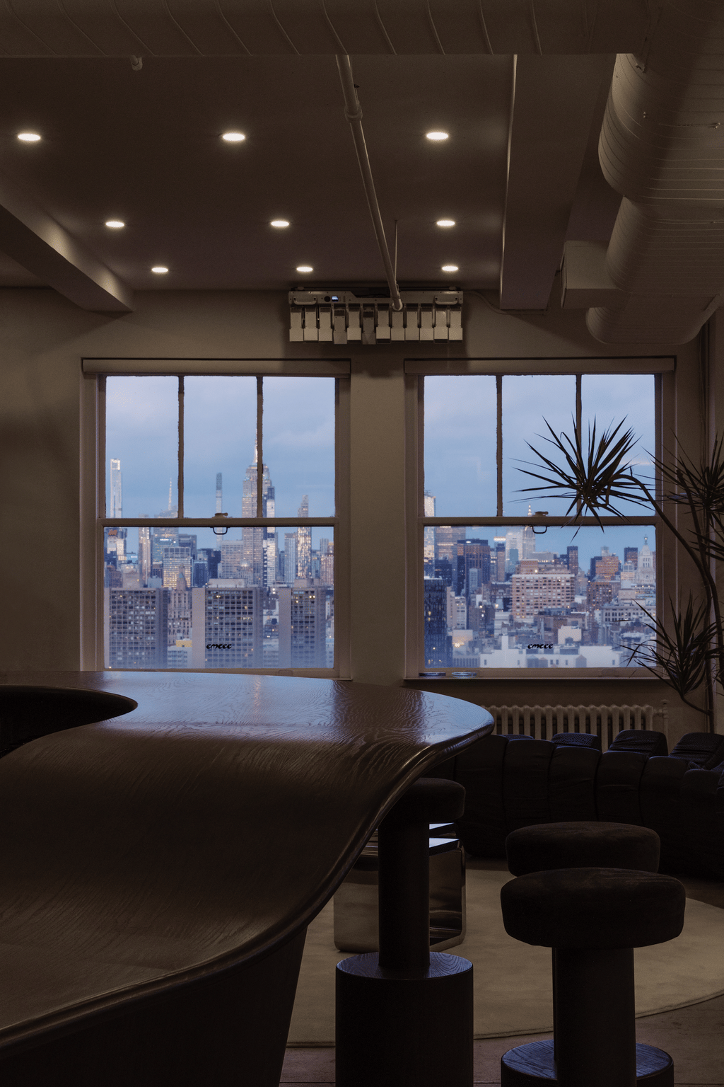 27th Floor Penthouse | 360° City Views | XR Studio | Private Bar & DJ Booth 6