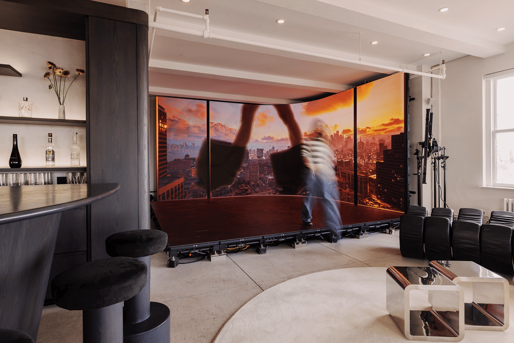 27th Floor Penthouse | 360° City Views | XR Studio | Private Bar & DJ Booth 3