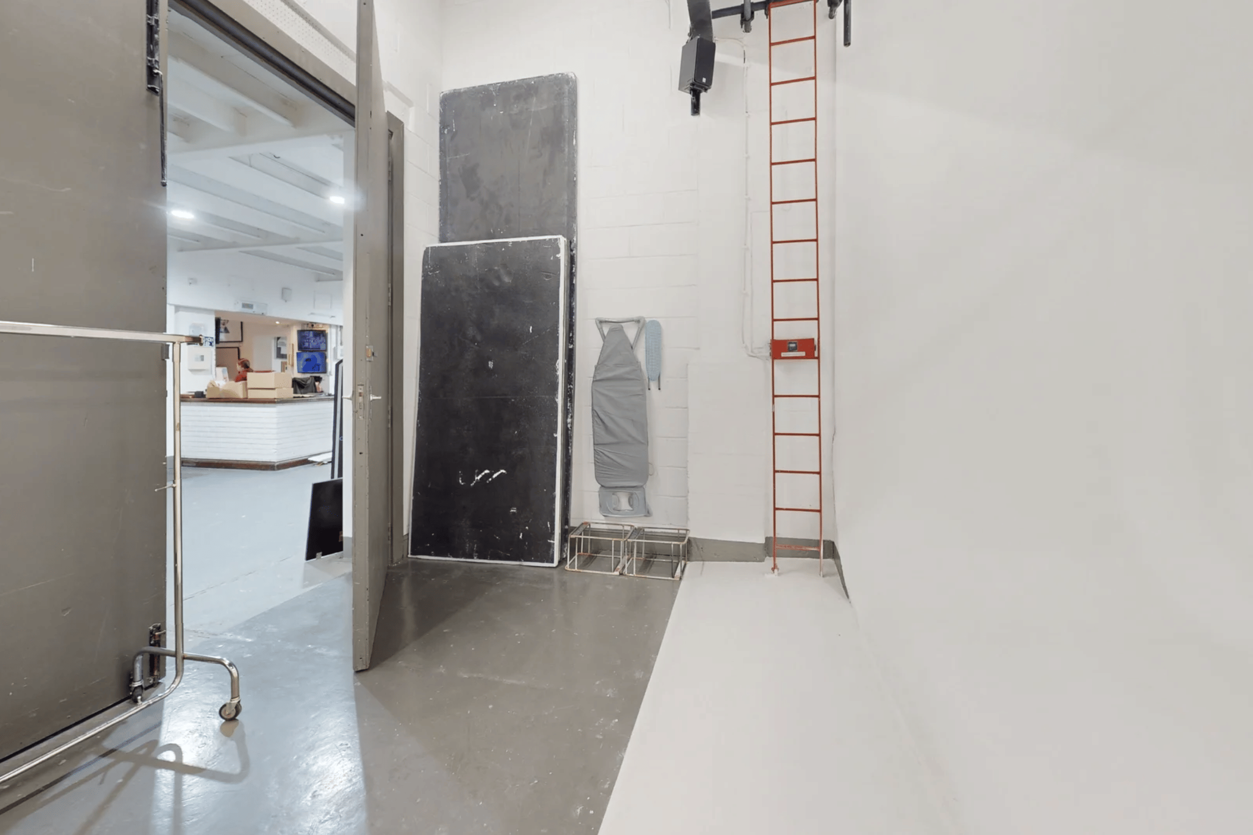 STUDIO 5 White Cube 3