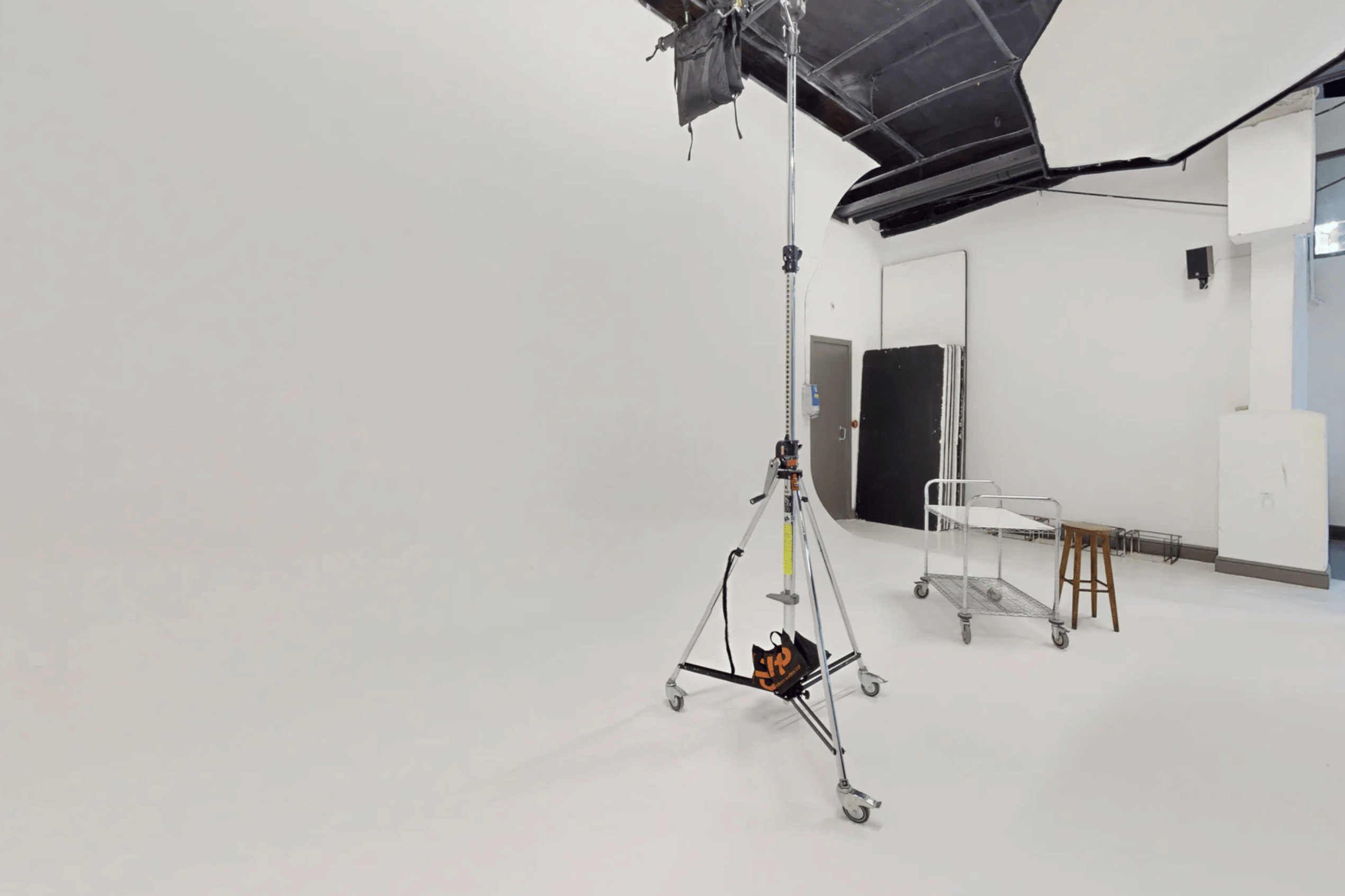 STUDIO 6 XL White Cove 3