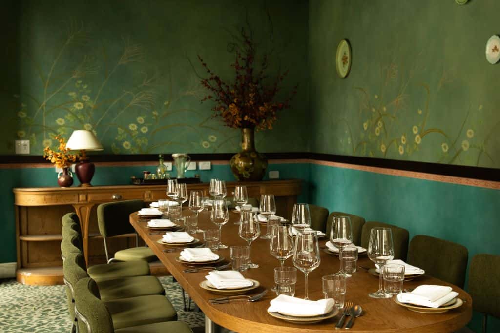 Past / Port Dining 1