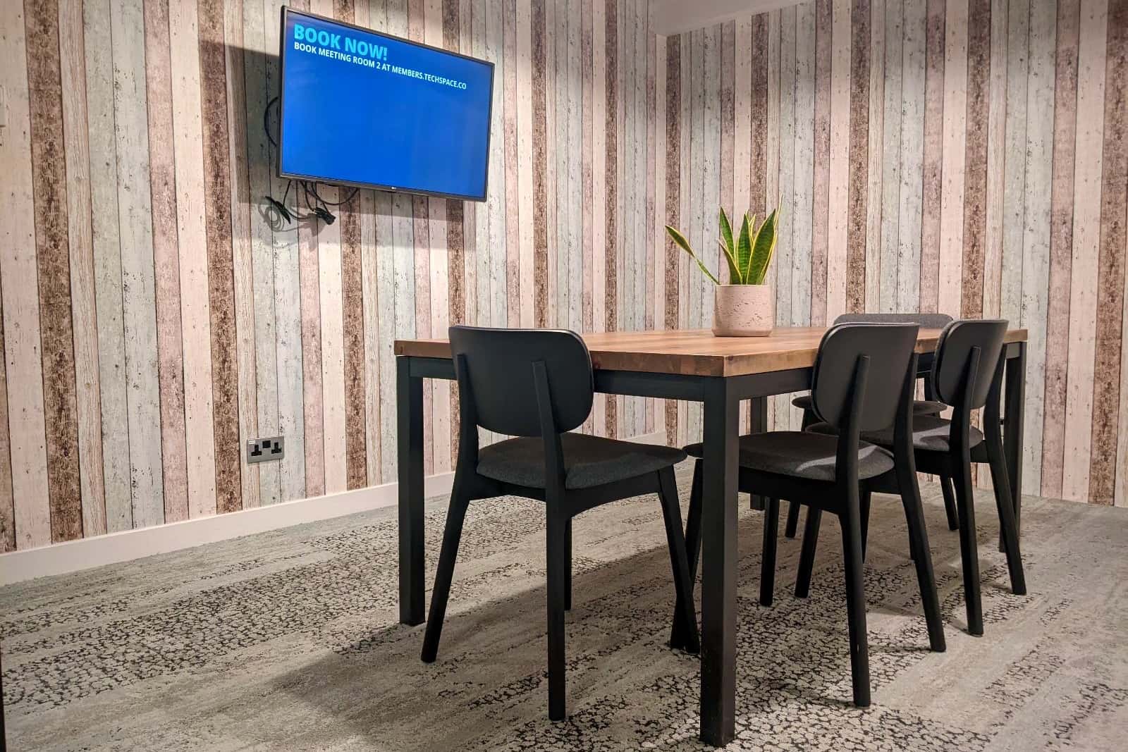 4-person meeting room (MR2) 1