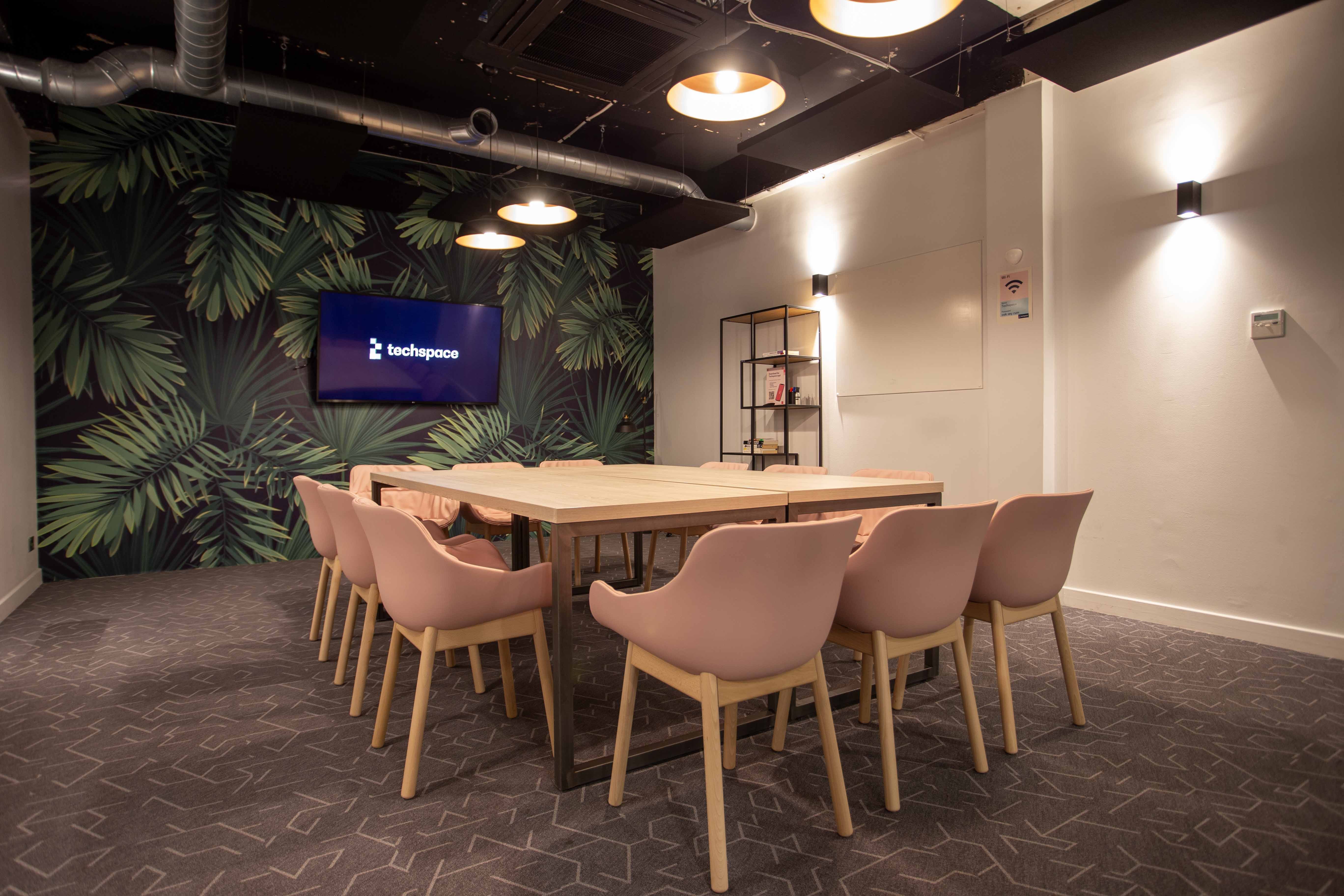 12-person meeting room (MR7)