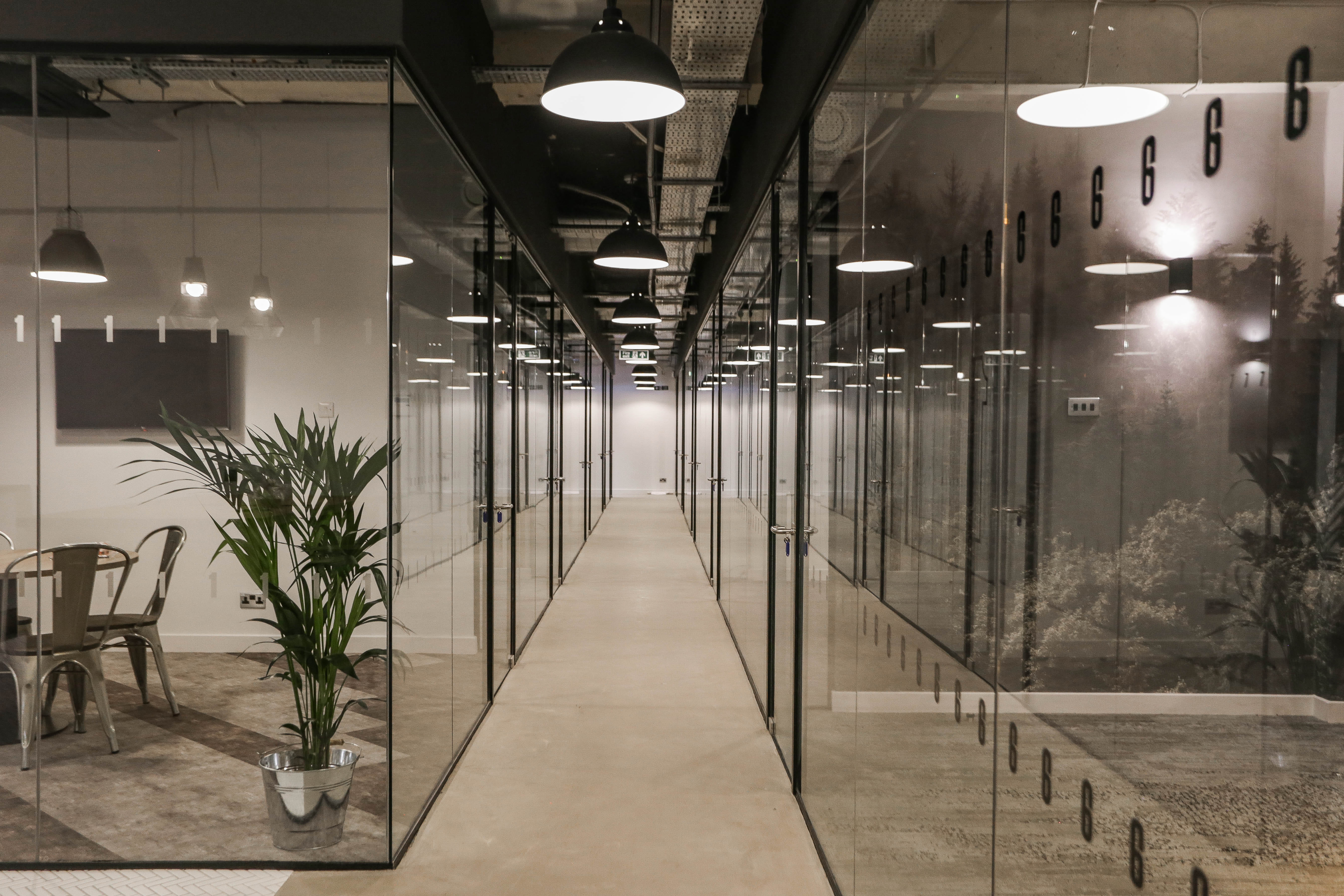 14-person meeting room (MR10) 2