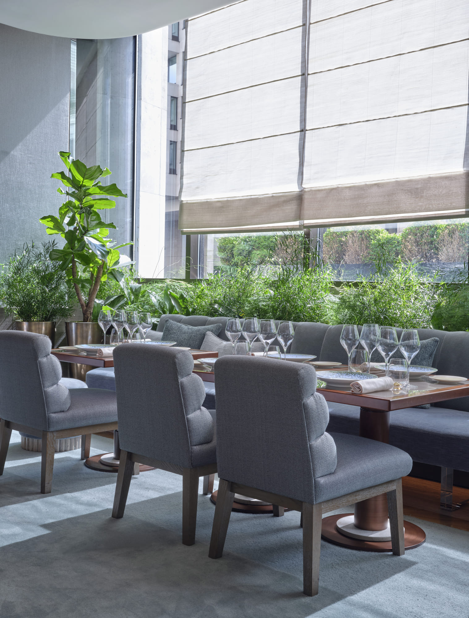 Pavyllon - The Main Dining Room 5