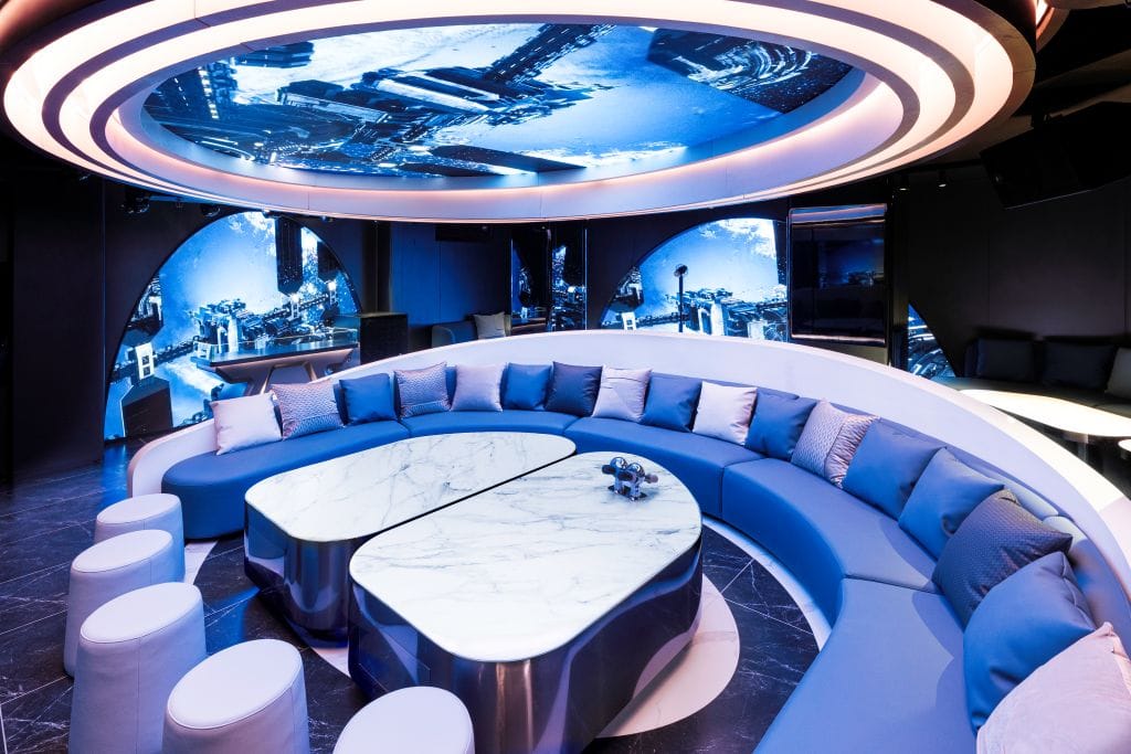 U9 Karaoke & Cocktail Bar  0