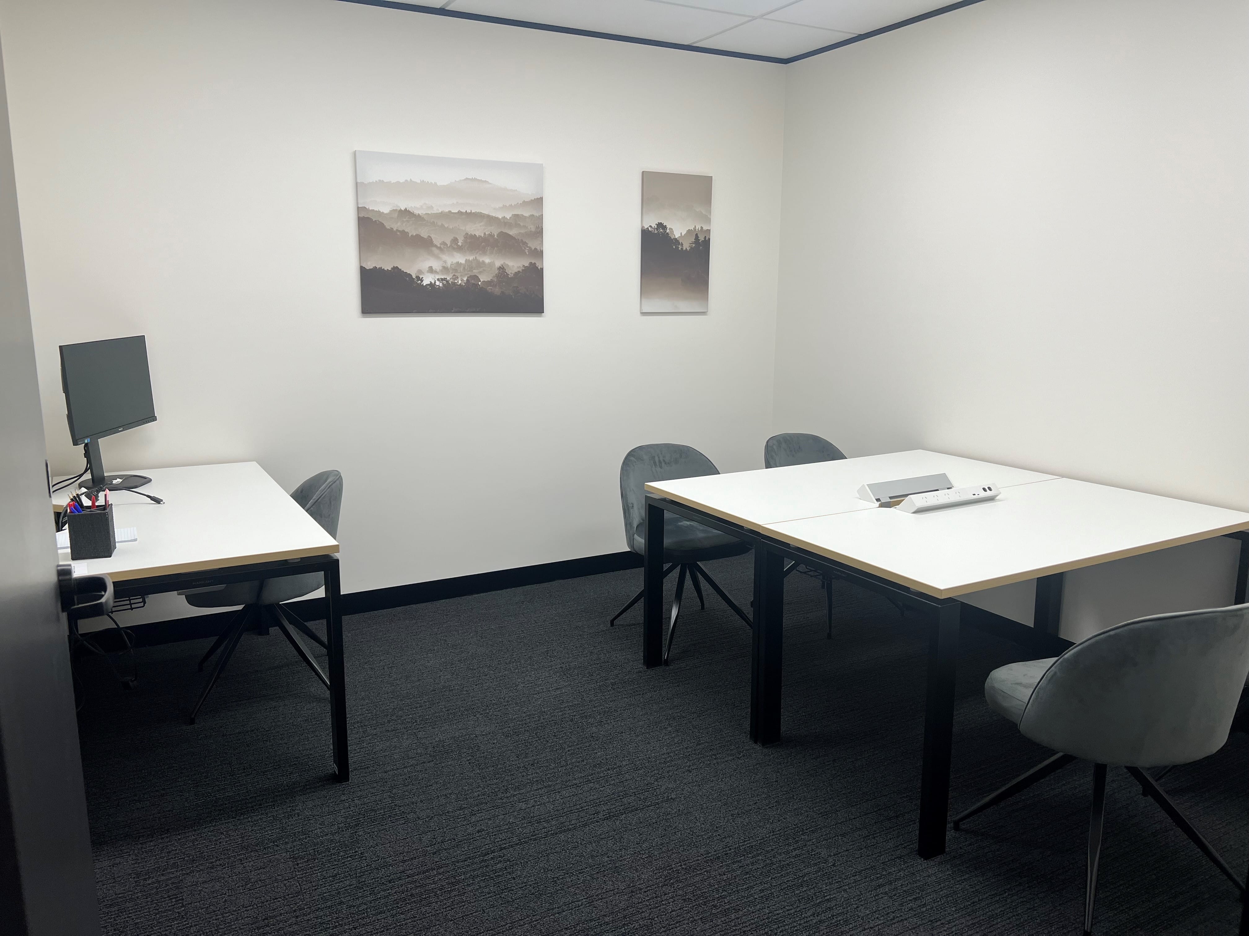 7326 - Huddle Room 2