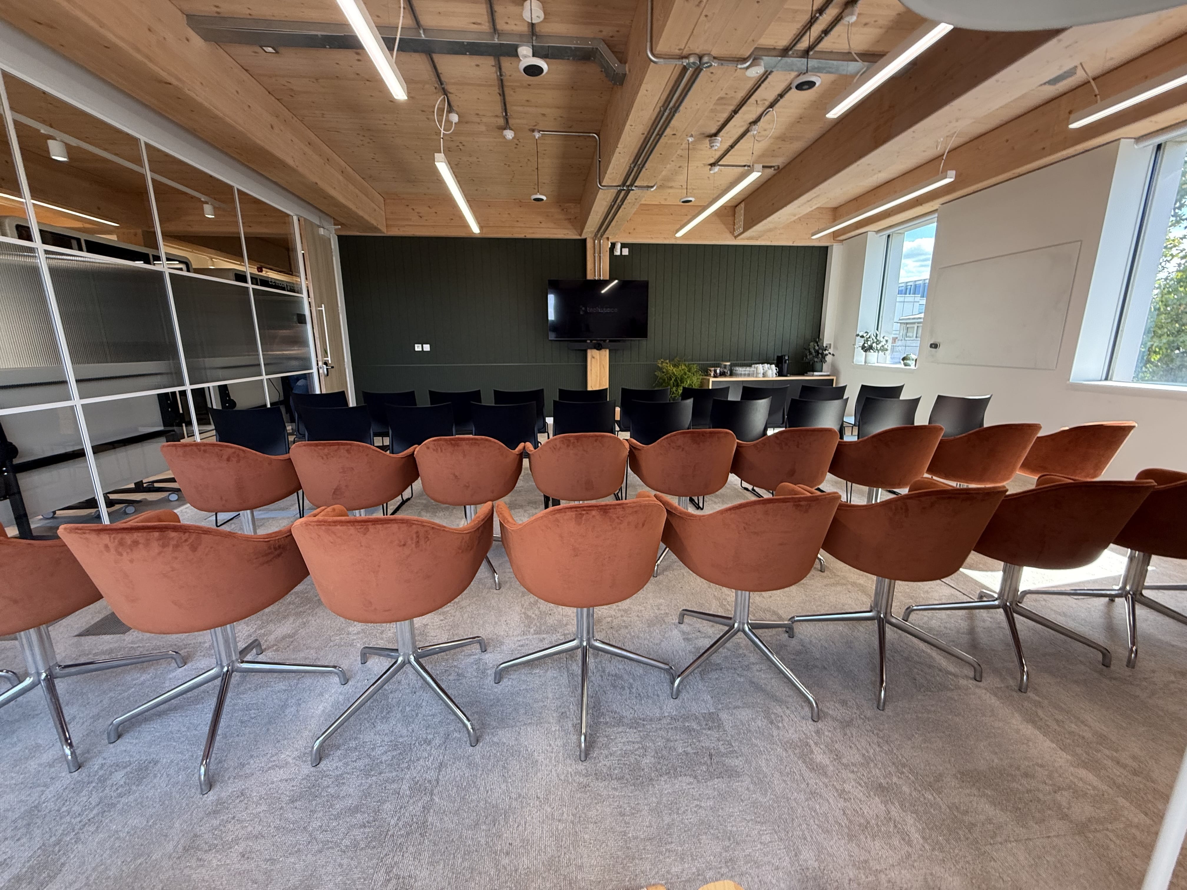 Meeting Room 3.3 2