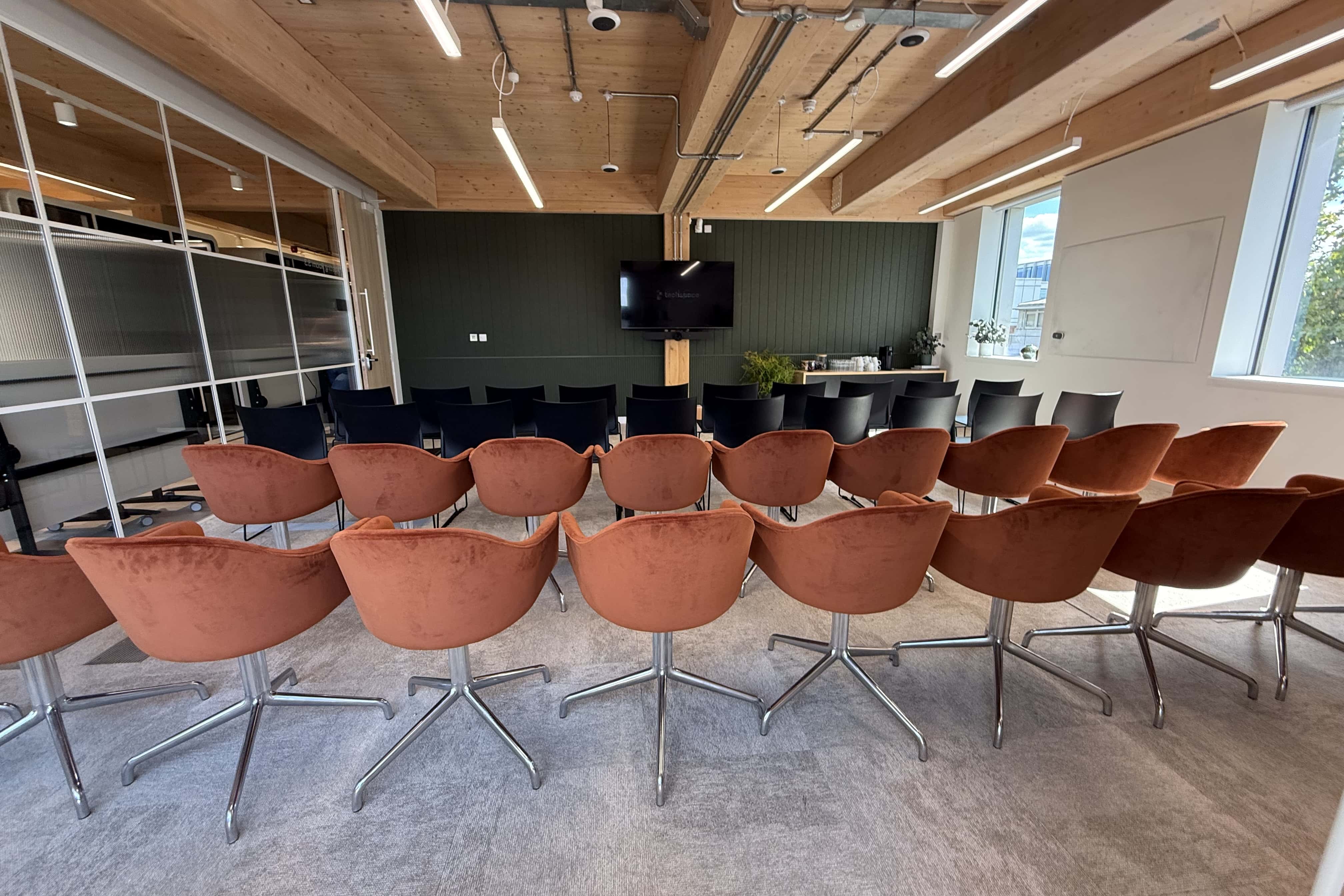 Meeting Room 3.3 2