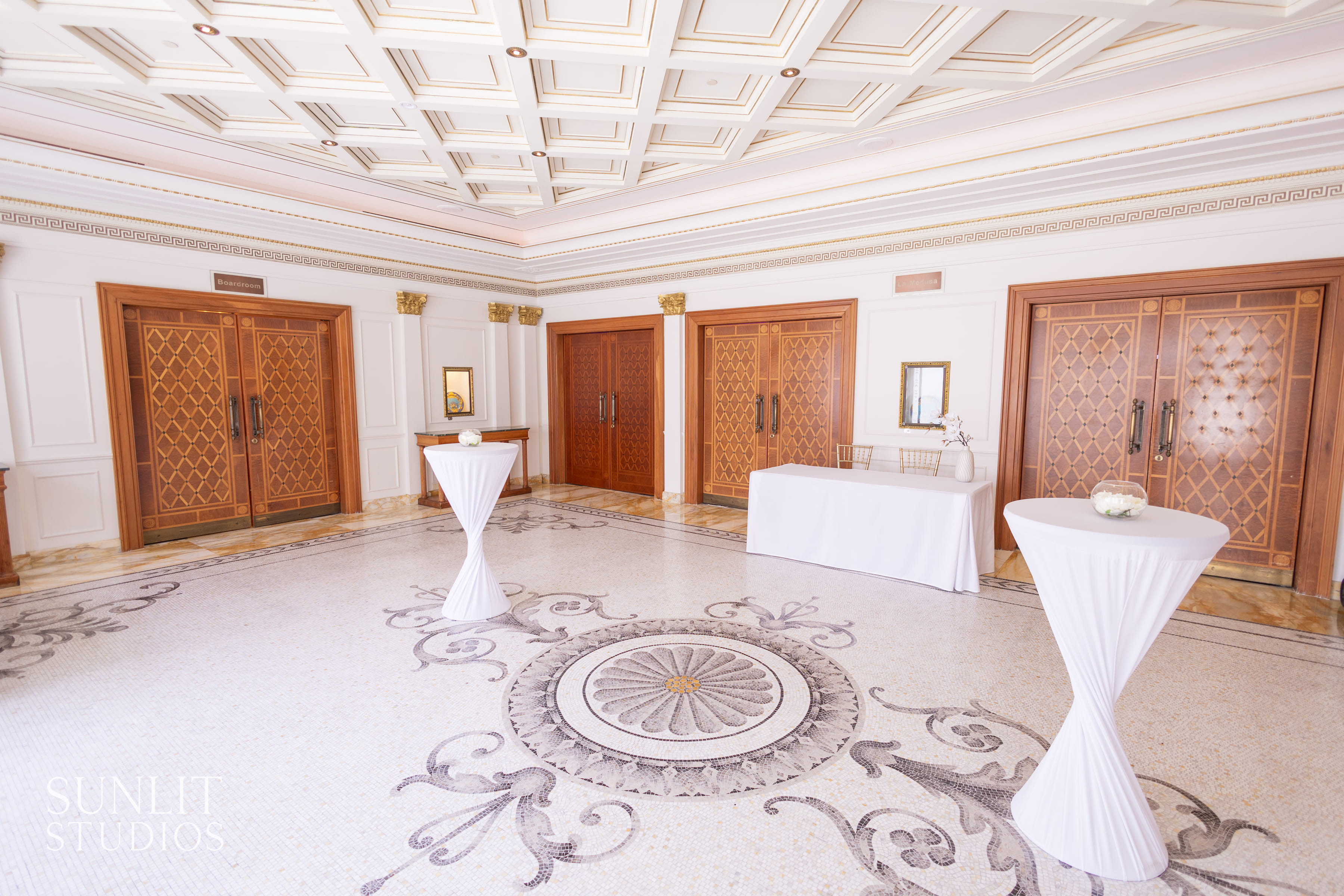 La Medusa Lobby  1