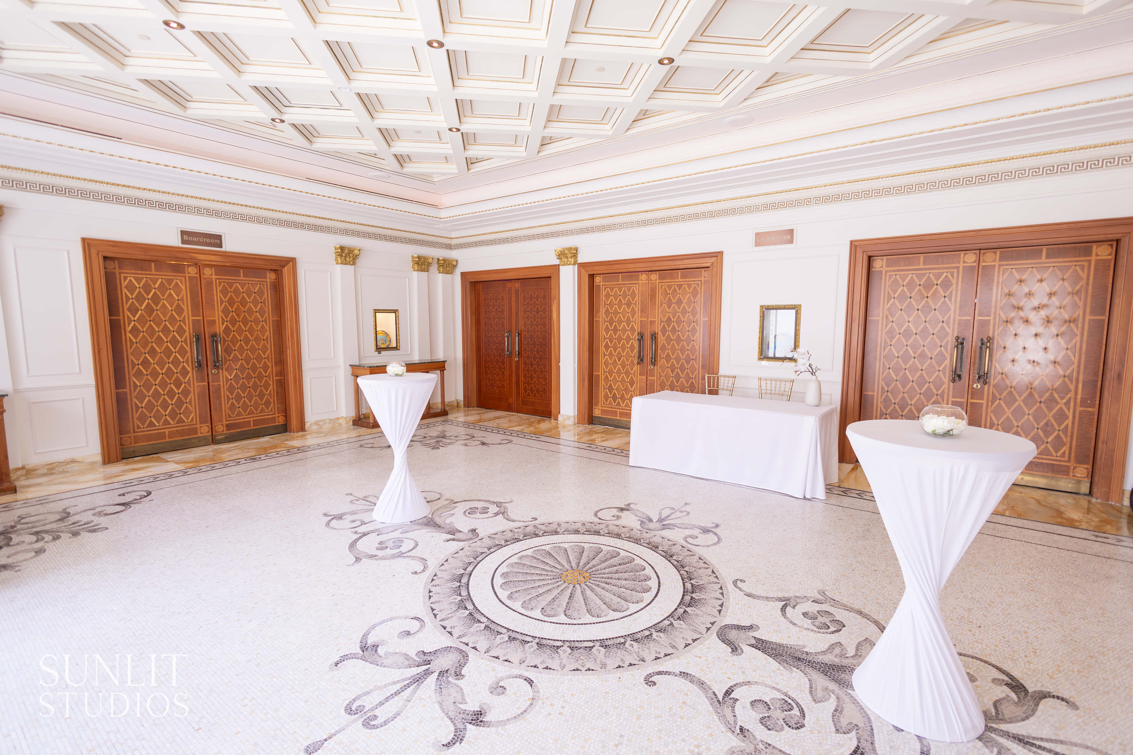 La Medusa Lobby 1