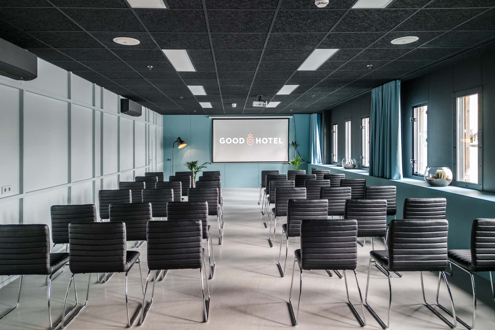 Sky Blue Room 3D tour