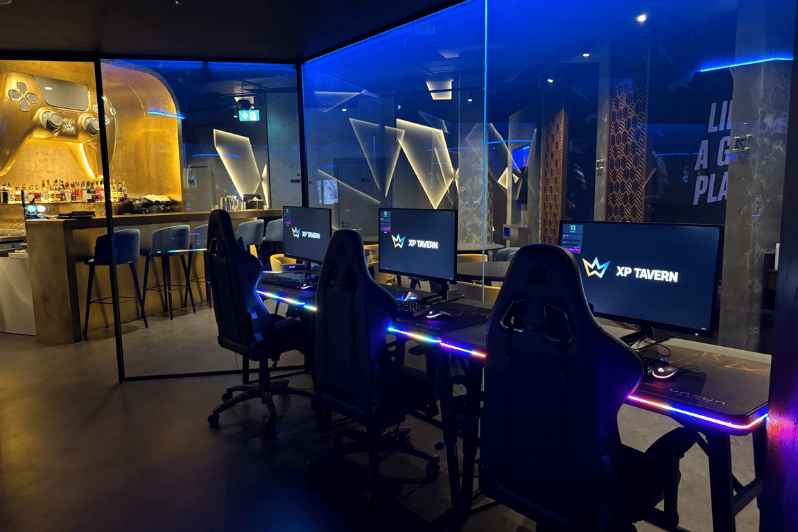 Secluded Glass Room 0