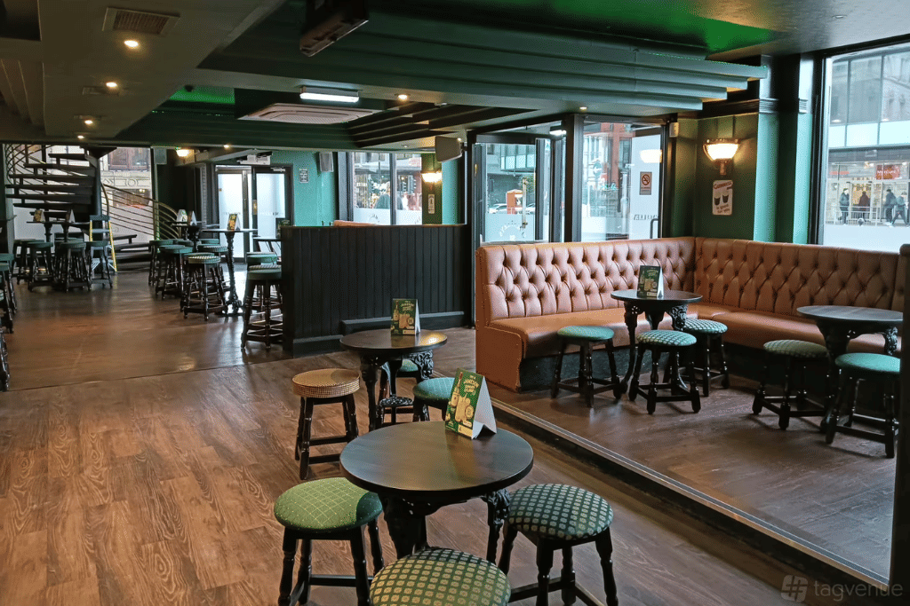 O'Malleys Main Bar 1