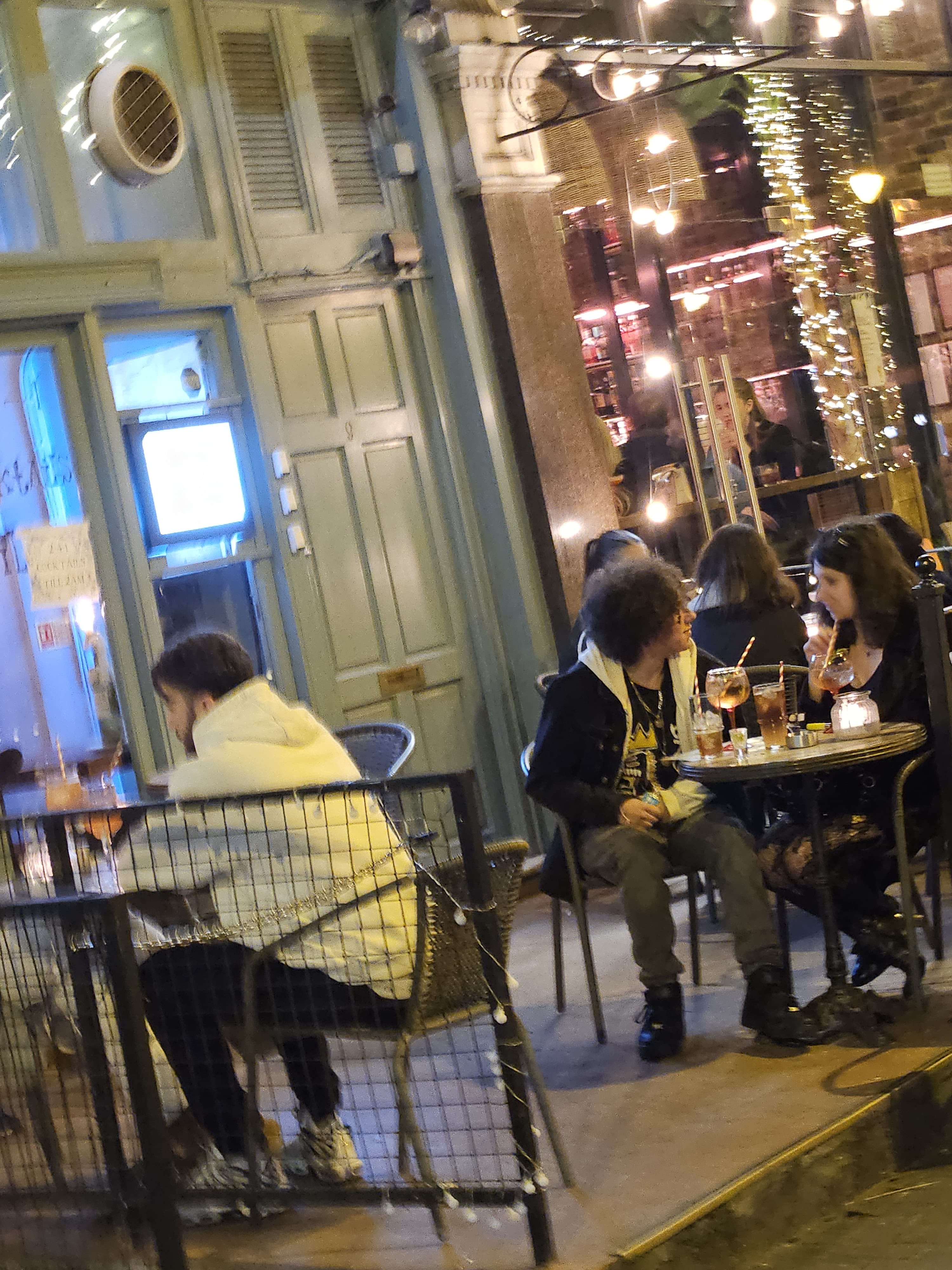 RED VINE COCKTAIL & BARS 2