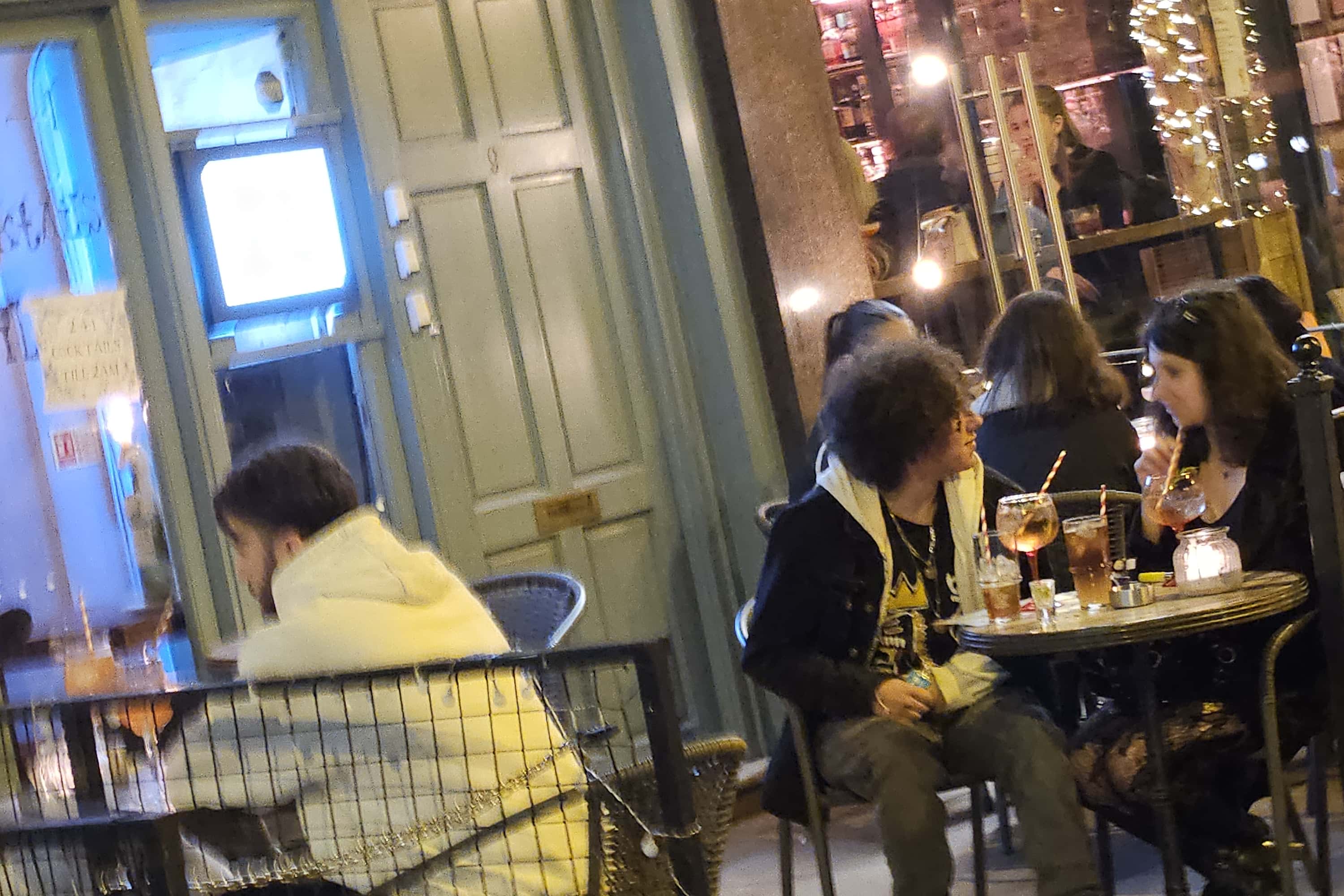 RED VINE COCKTAIL & BARS 2