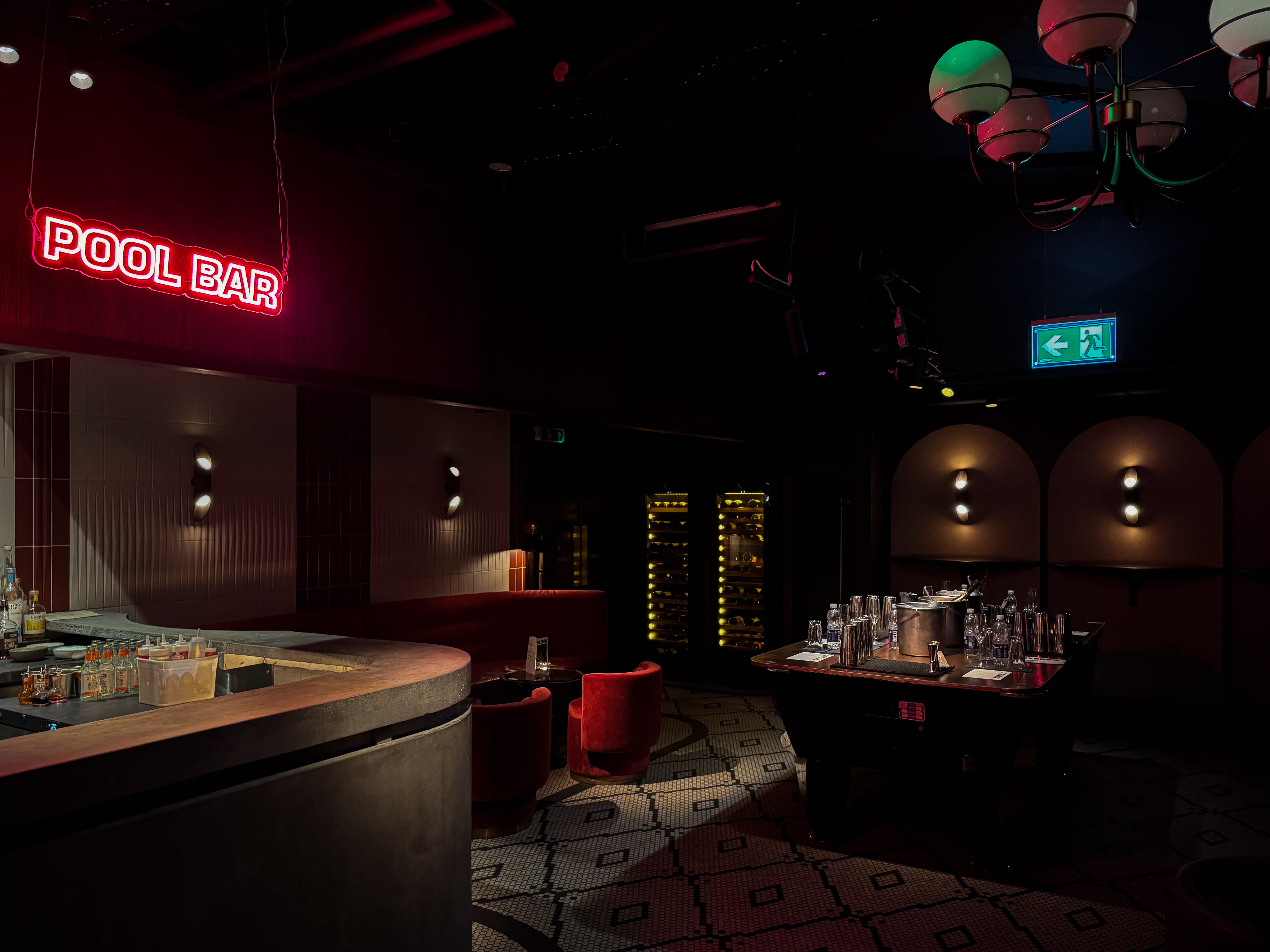 Pool Bar + Alcove 110  1